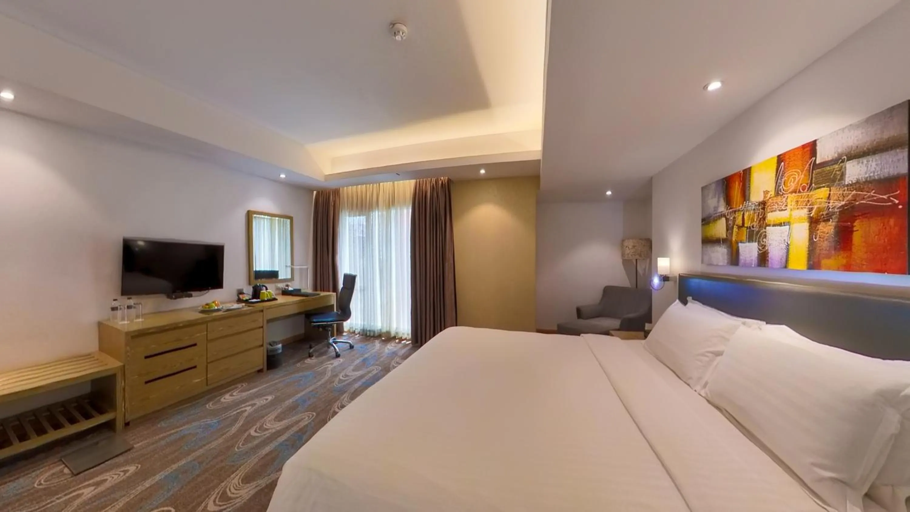 Guests, Bed in Golden Tulip The Grandmark-Dhaka