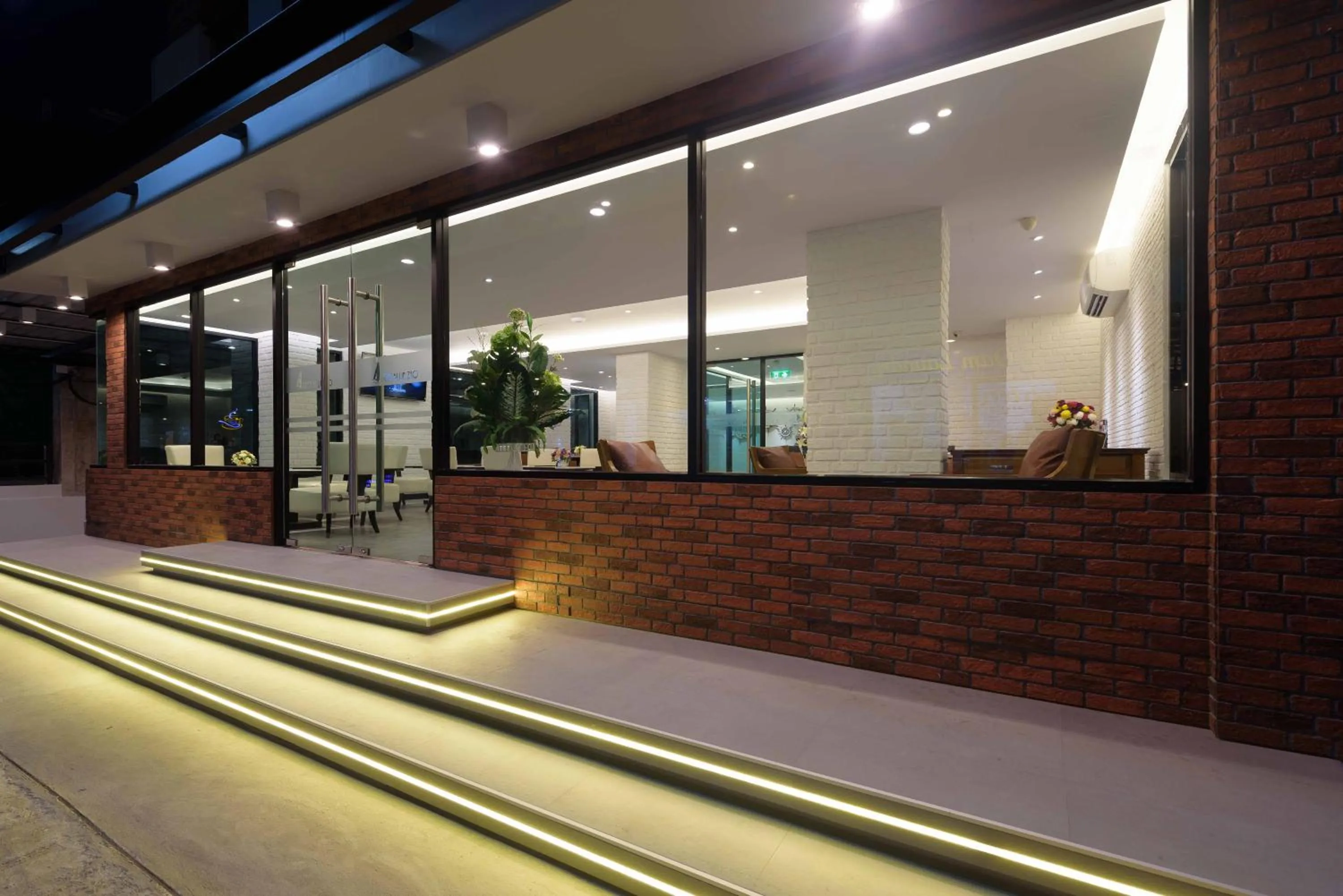 Facade/entrance in Deep Blue Z10