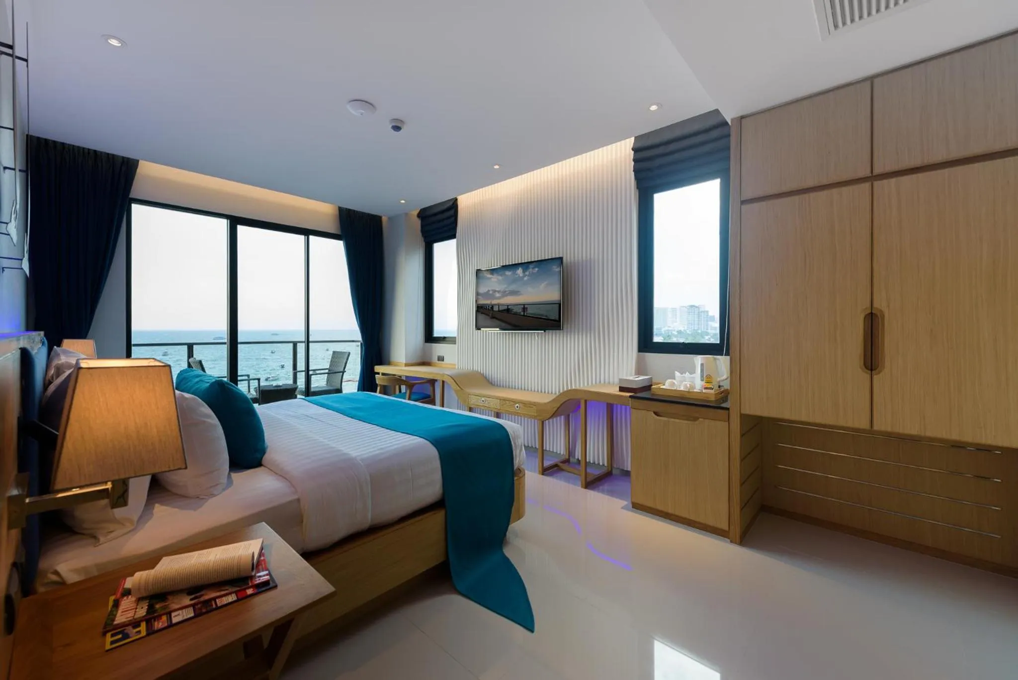 Bed in Deep Blue Z10