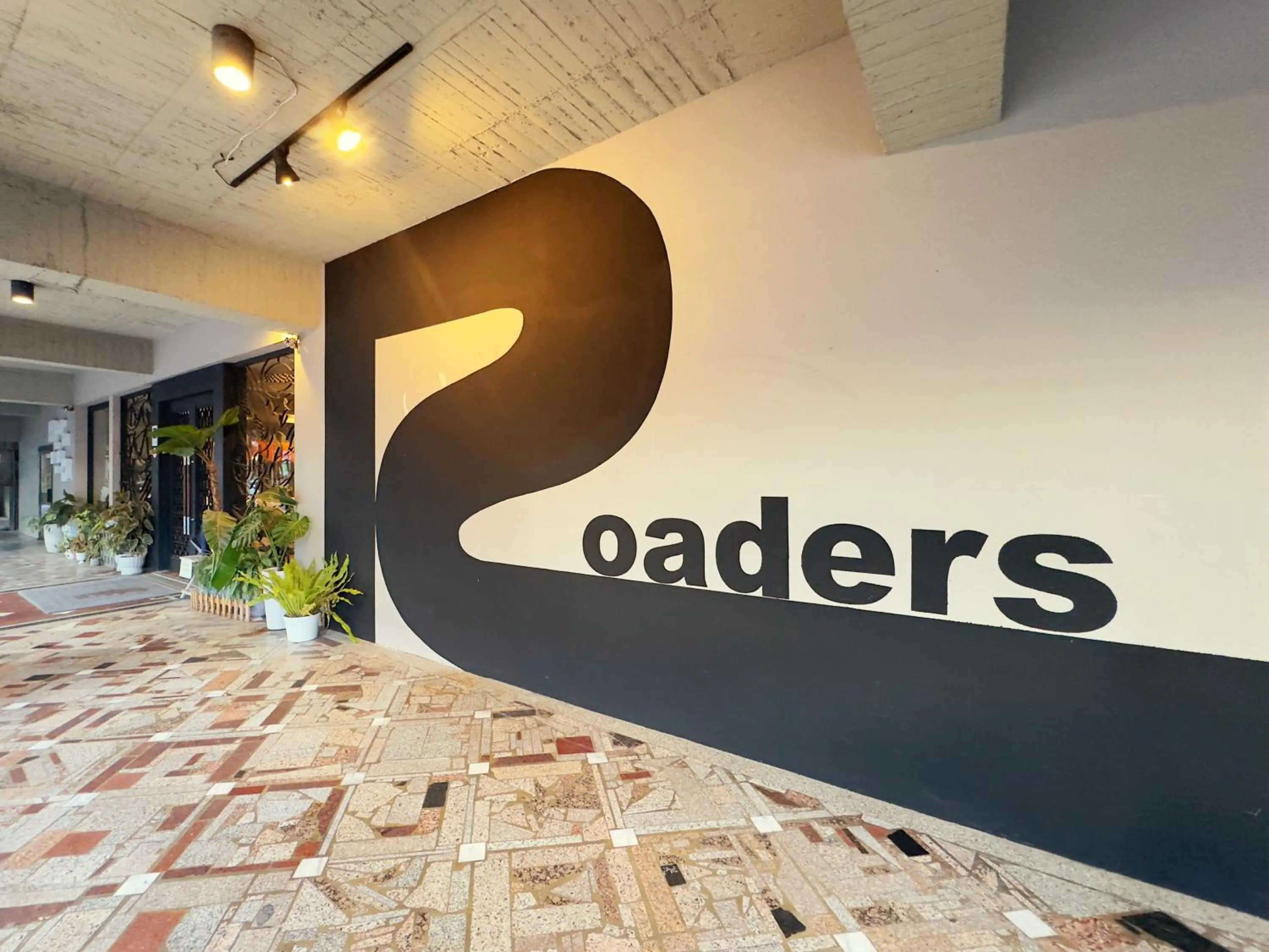 Property building in Roaders Hotel Tainan ChengDa