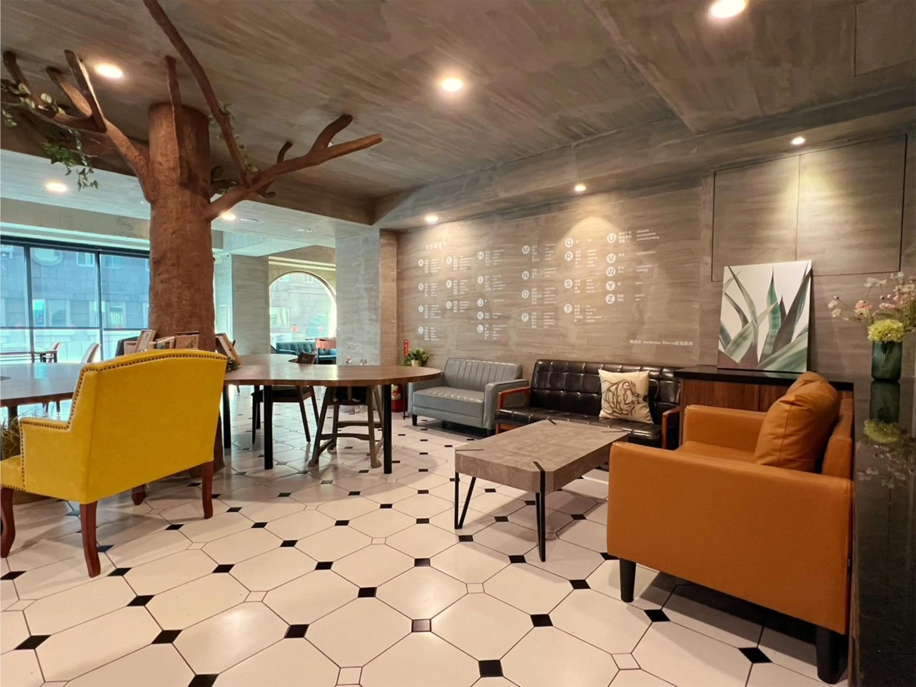 Communal lounge/ TV room in Roaders Hotel Tainan ChengDa