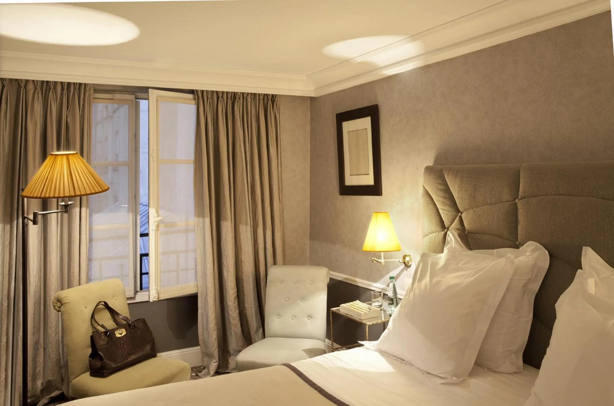 Bedroom, Bed in Hôtel Thérèse