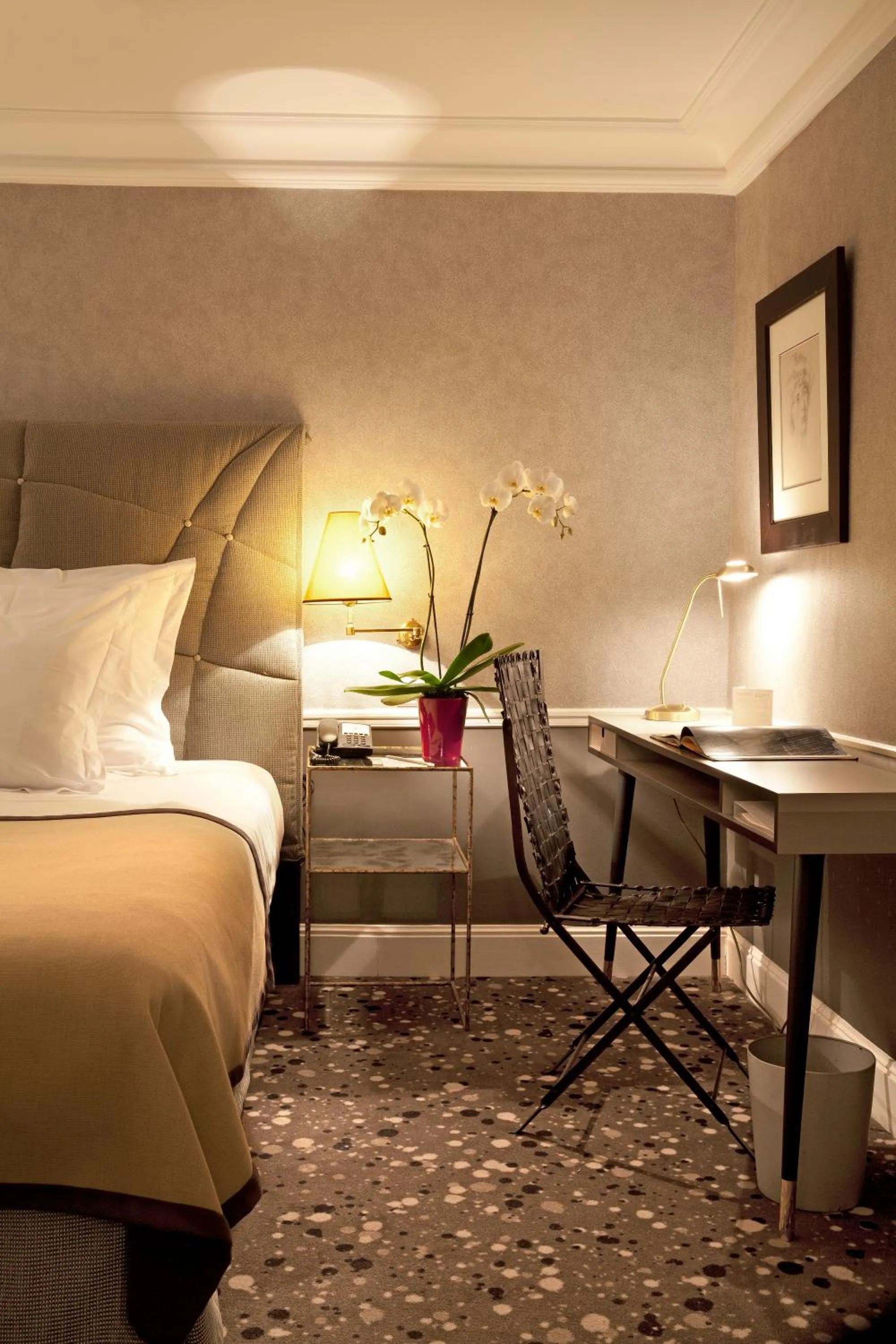 Photo of the whole room, Bed in Hôtel Thérèse