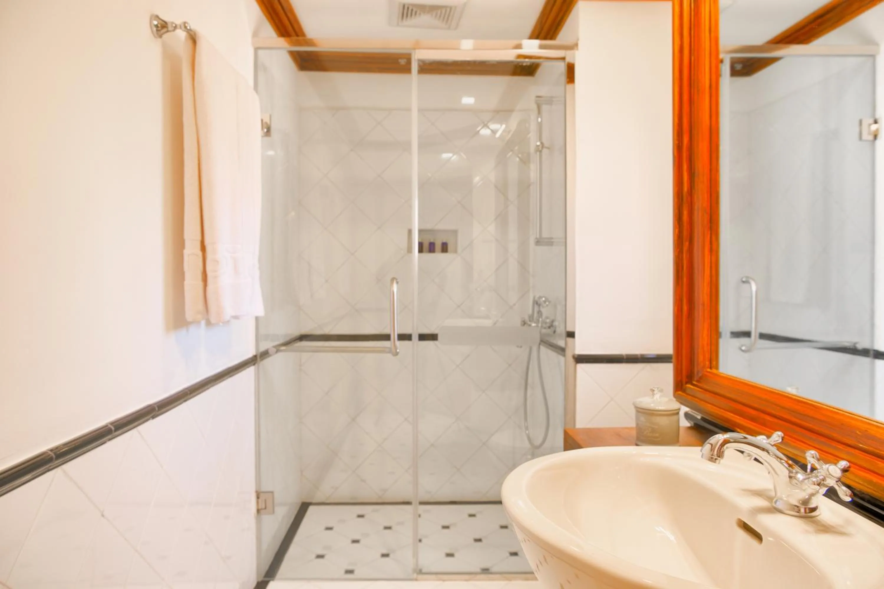 Shower in Jetwing Oatlands Bungalow