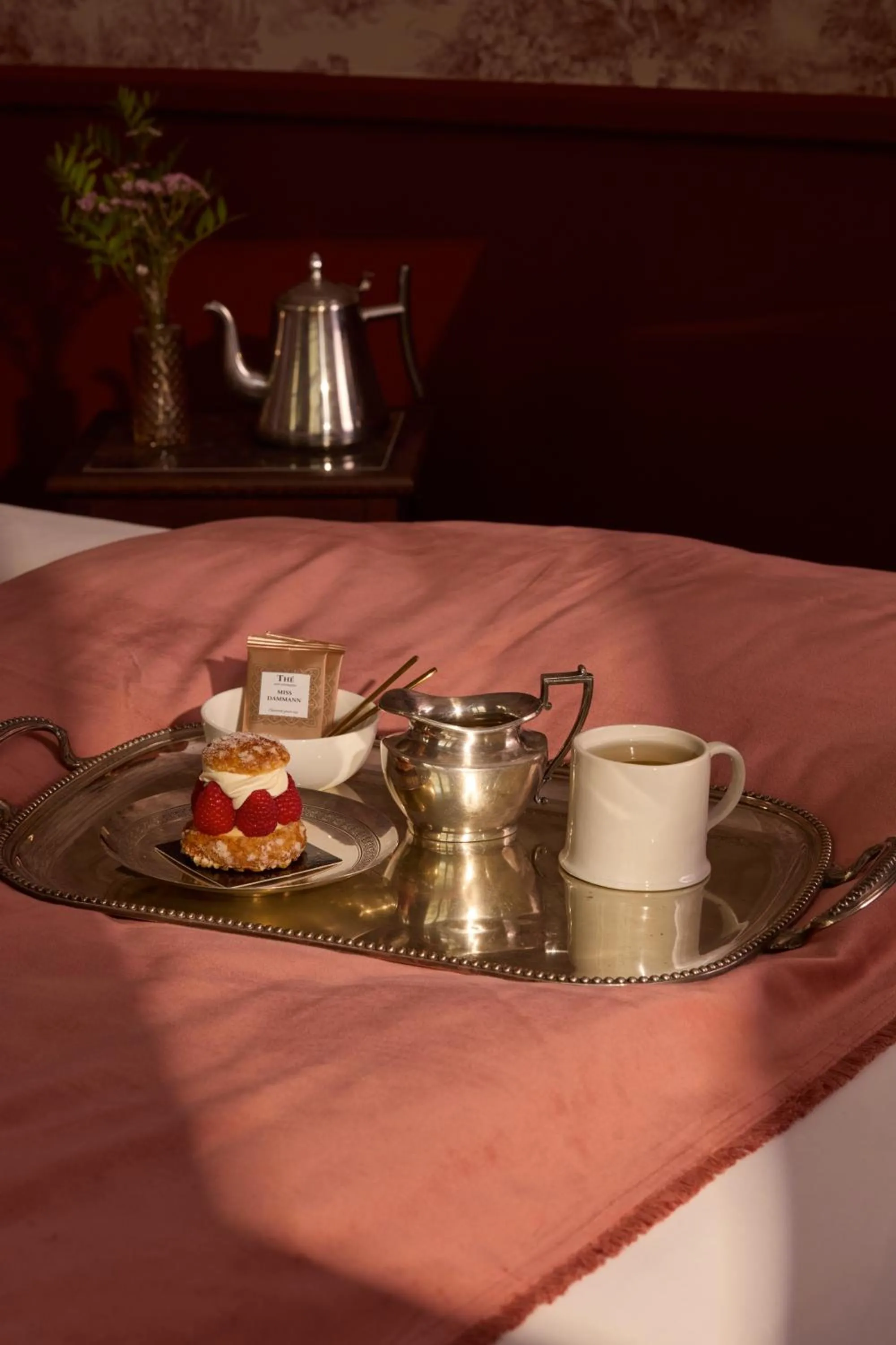 Bed in Hotel des Orfèvres