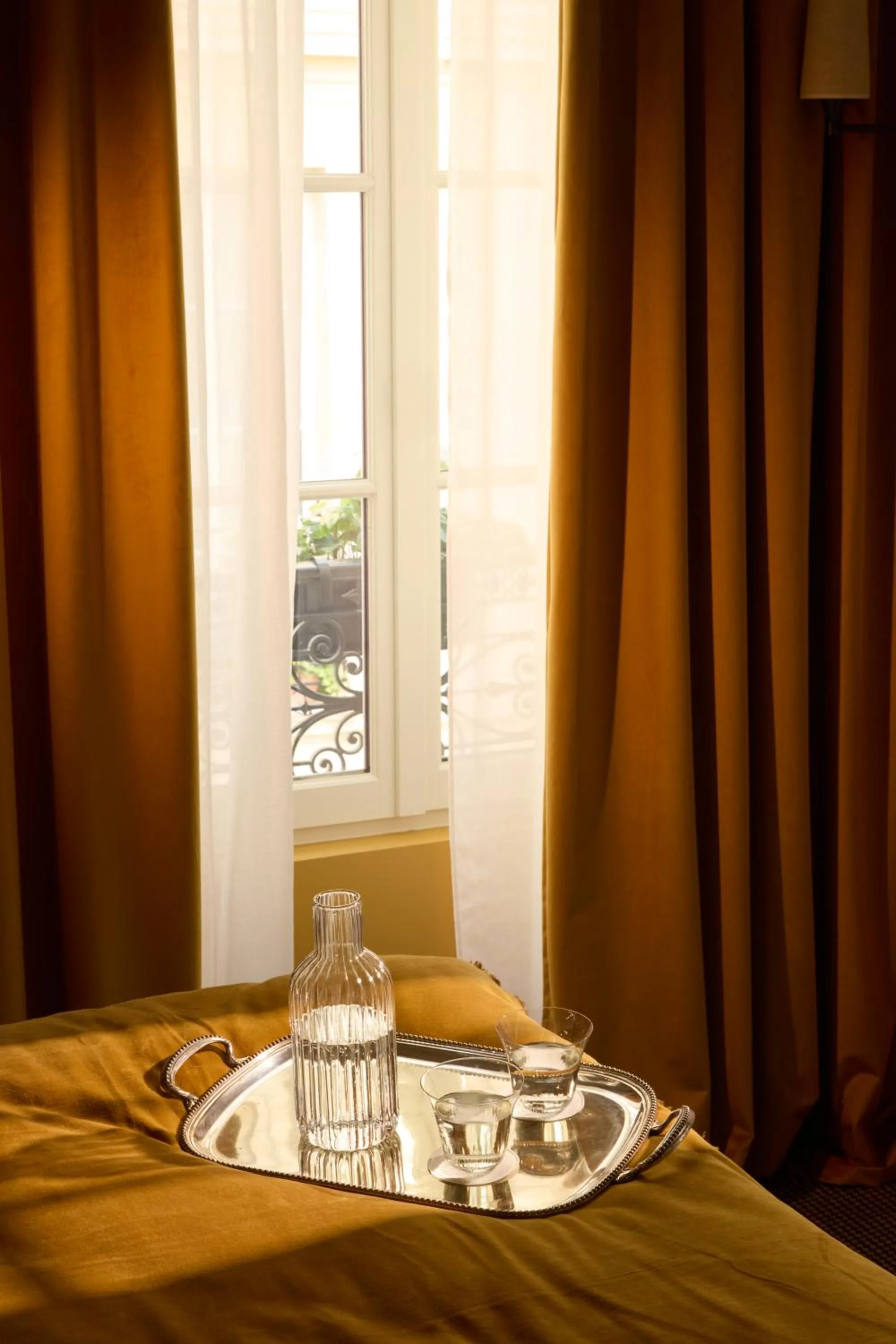 Bed in Hotel des Orfèvres