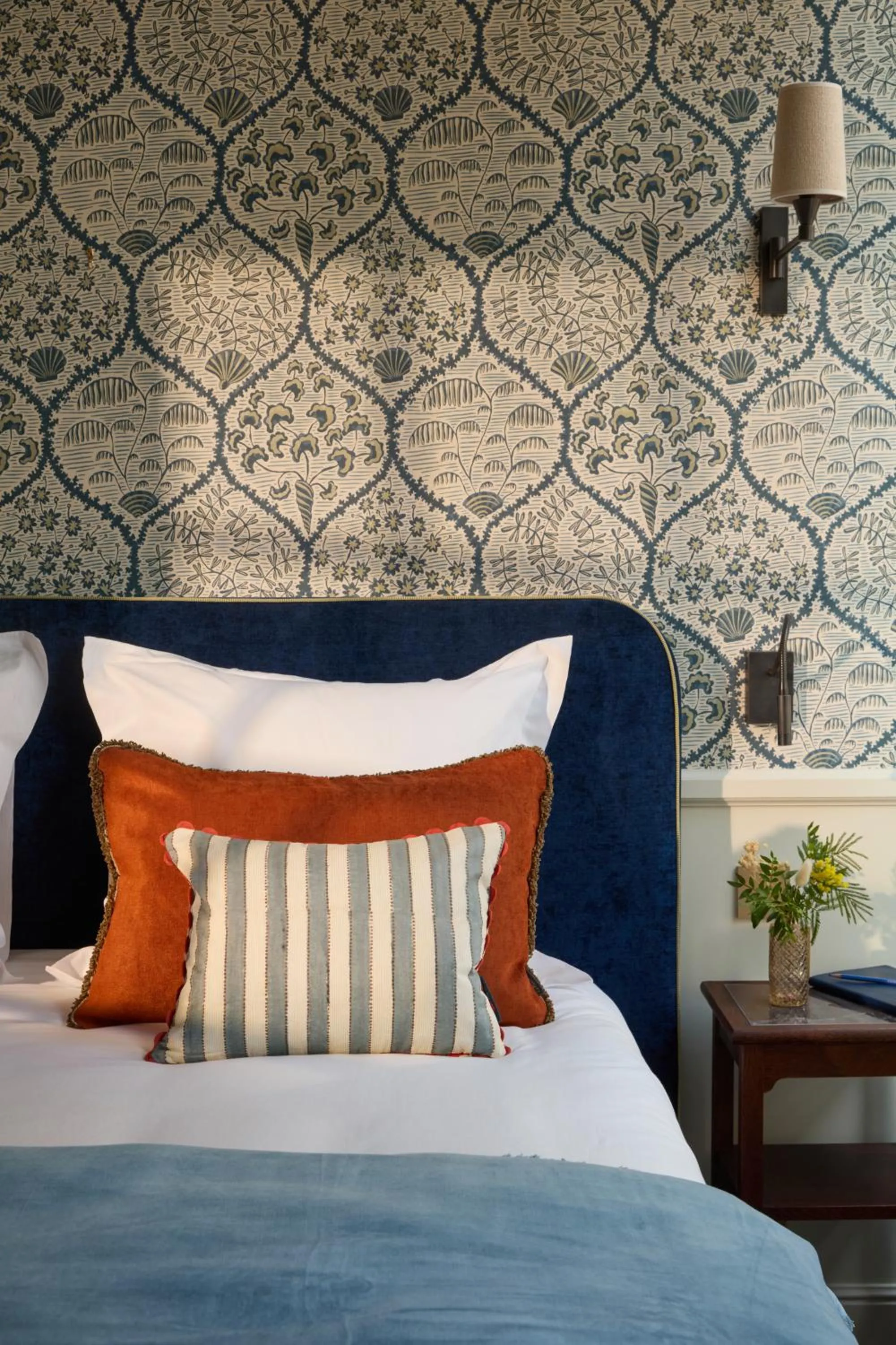 Bed in Hotel des Orfèvres