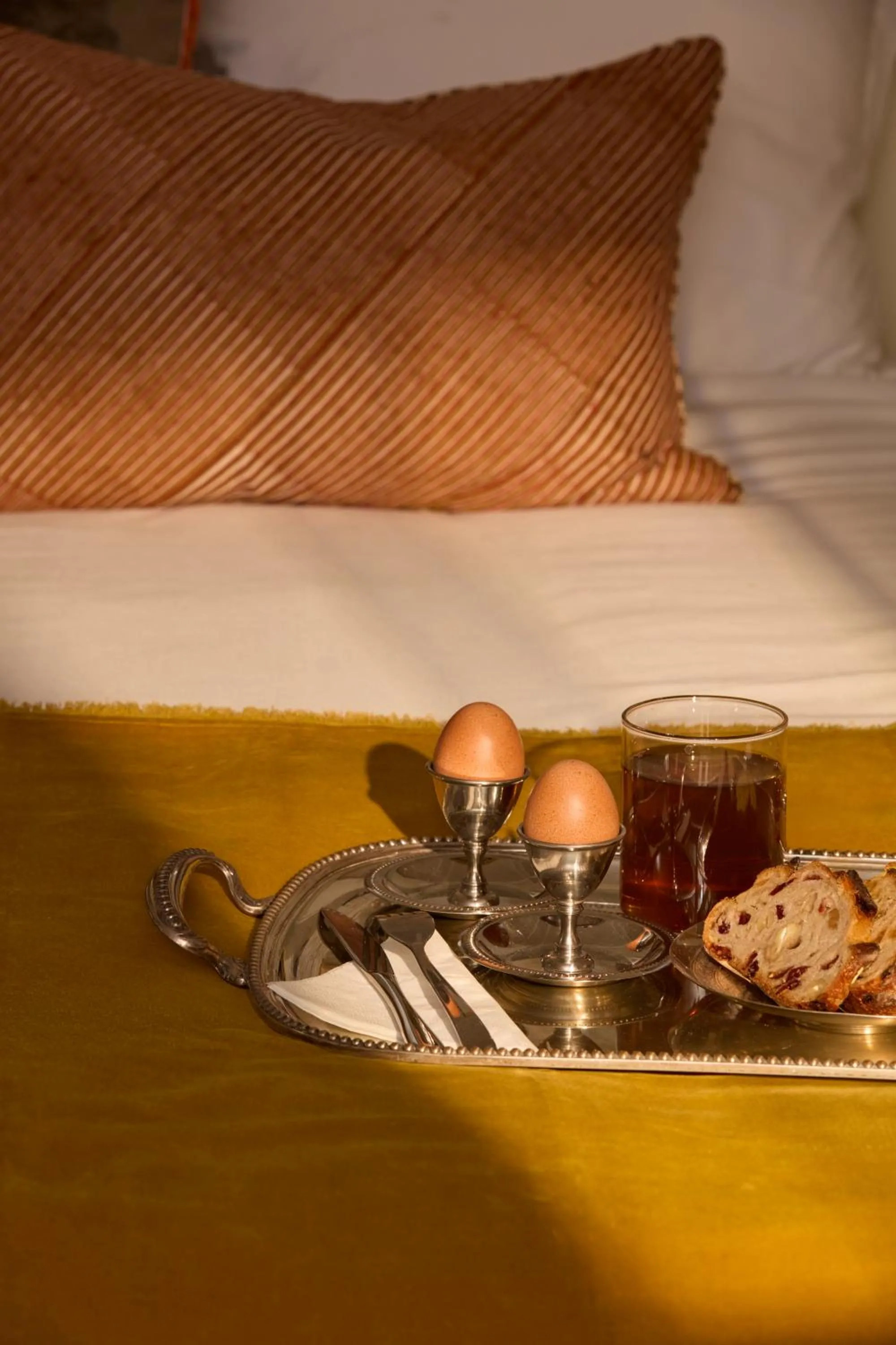 Bed in Hotel des Orfèvres