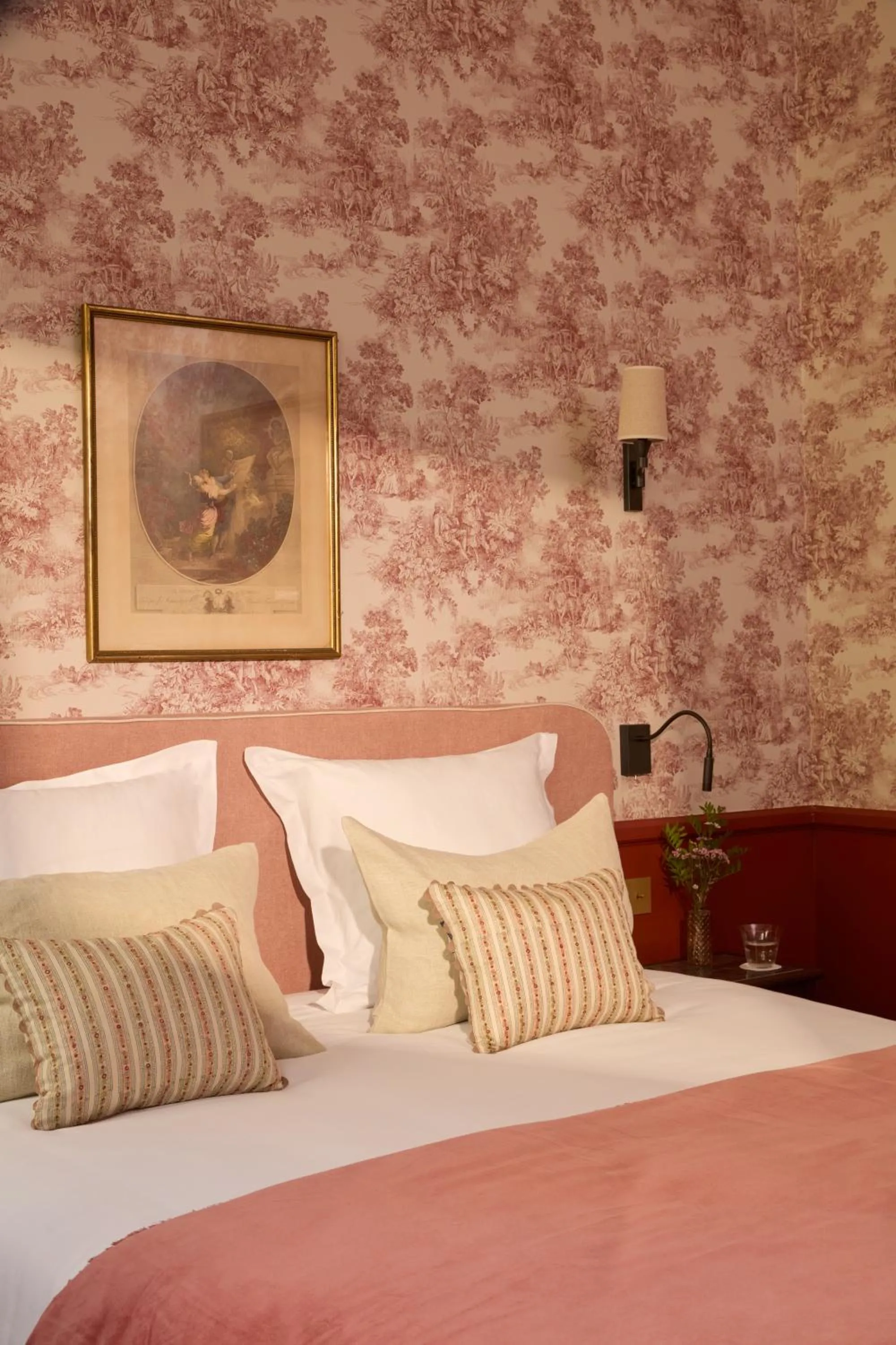 Bed in Hotel des Orfèvres