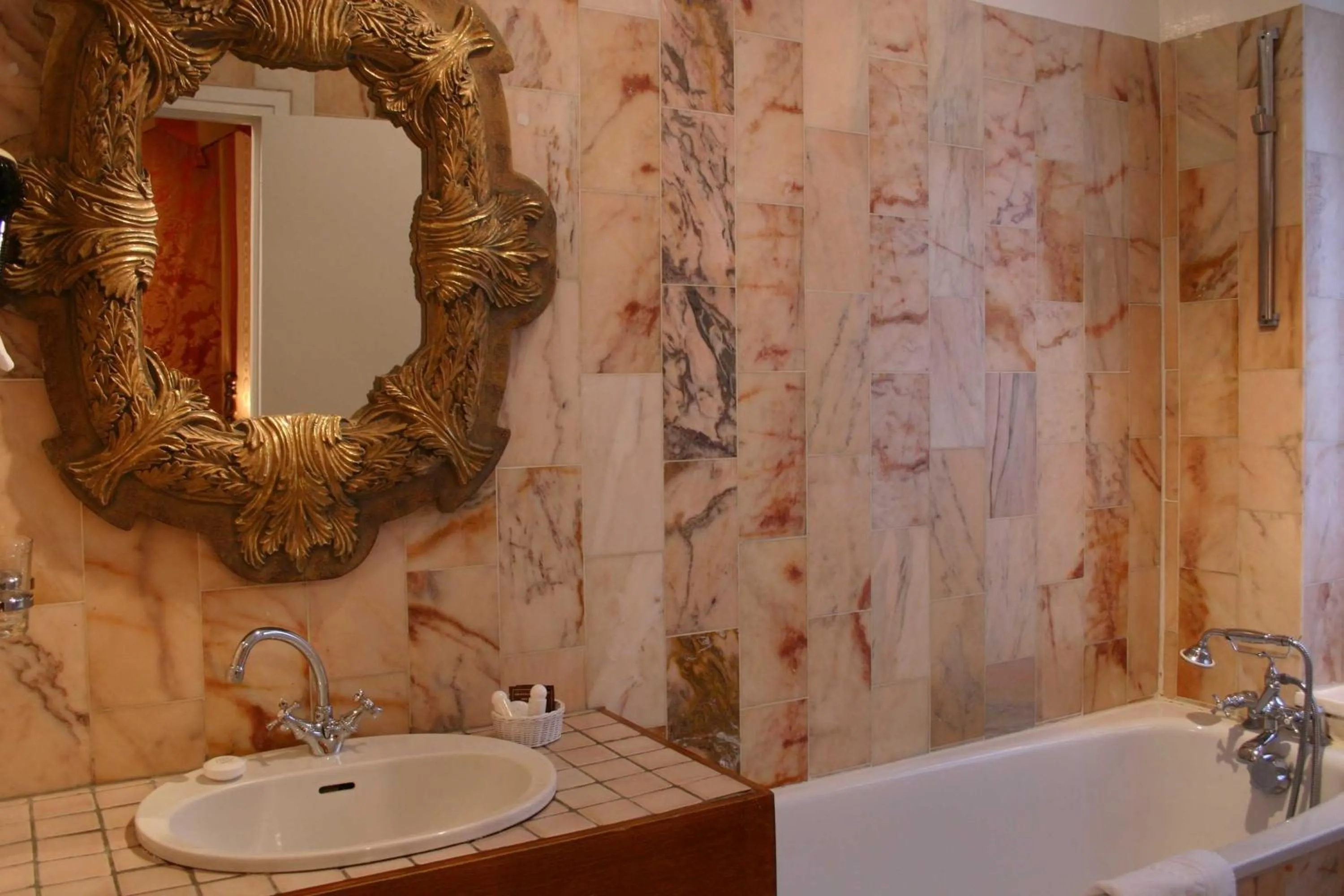 Bathroom in Grand Hôtel Dechampaigne