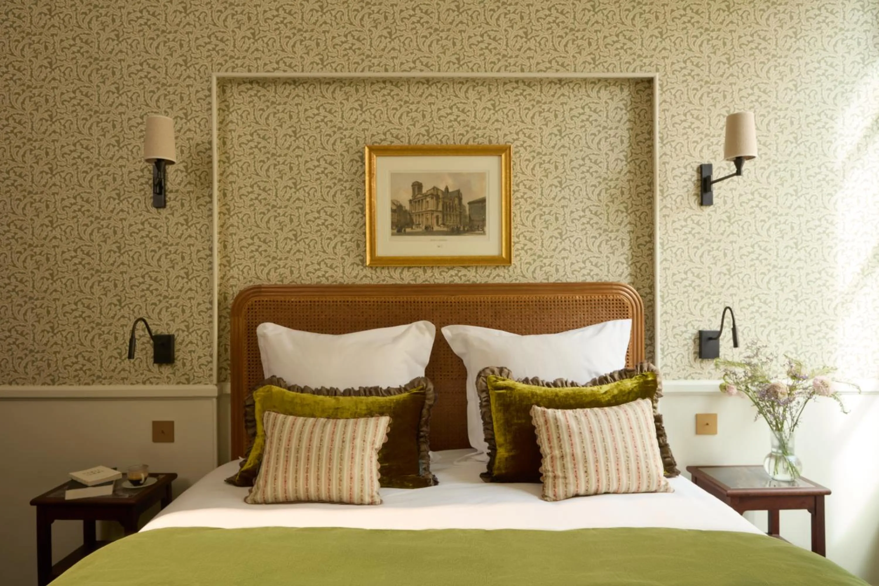 Bed in Hotel des Orfèvres