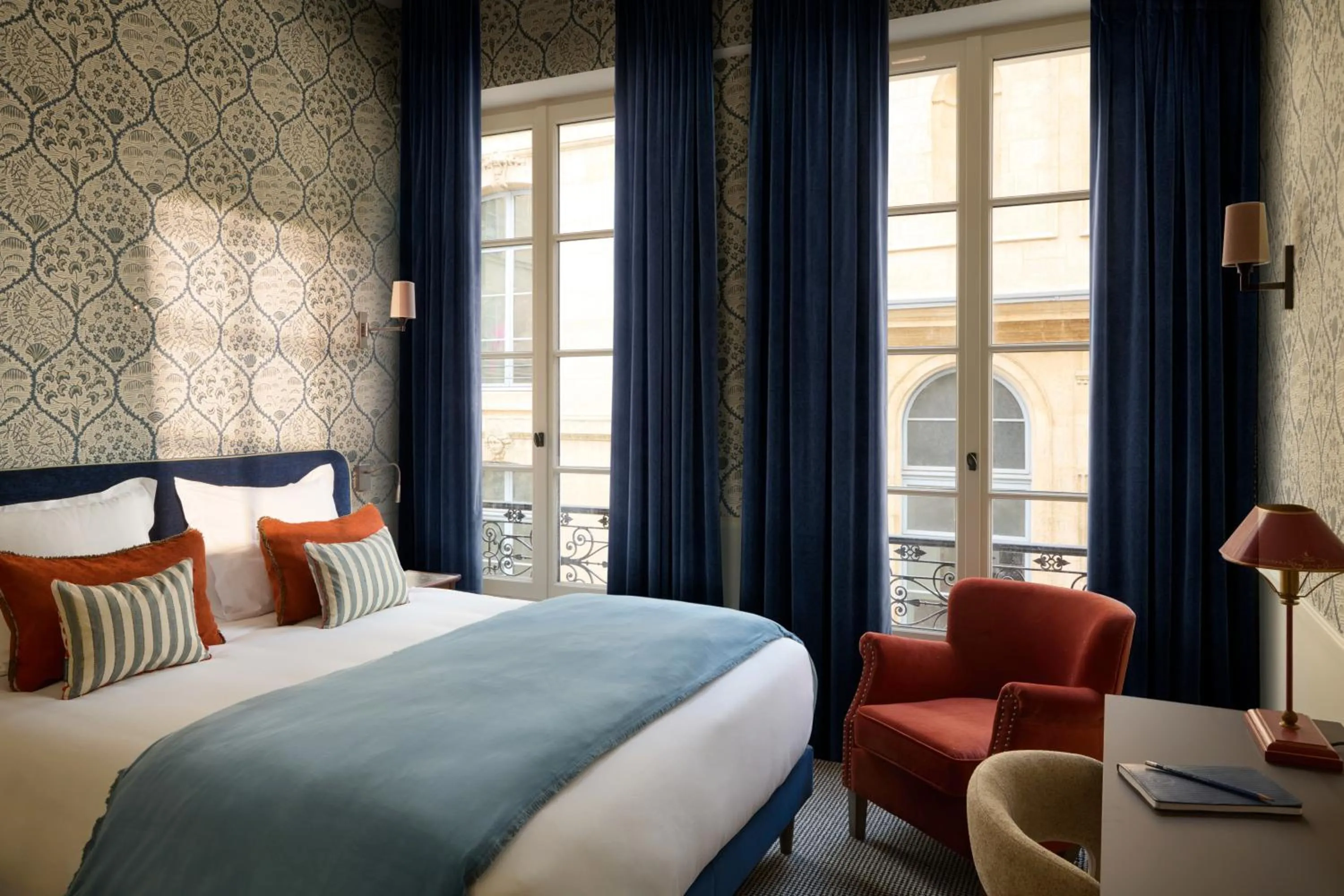 Bed in Hotel des Orfèvres