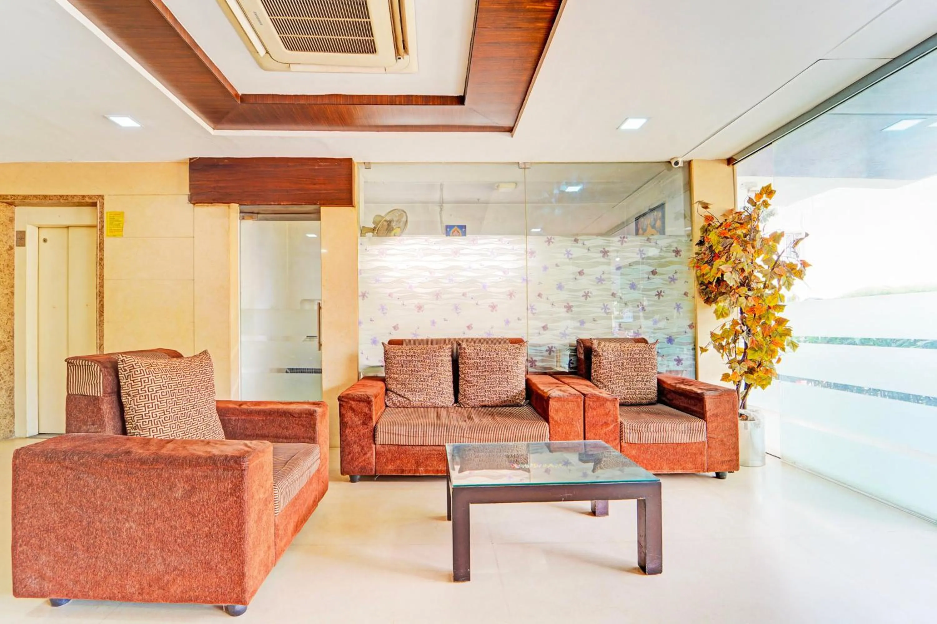 Lobby or reception in Super Collection O Gandhipuram