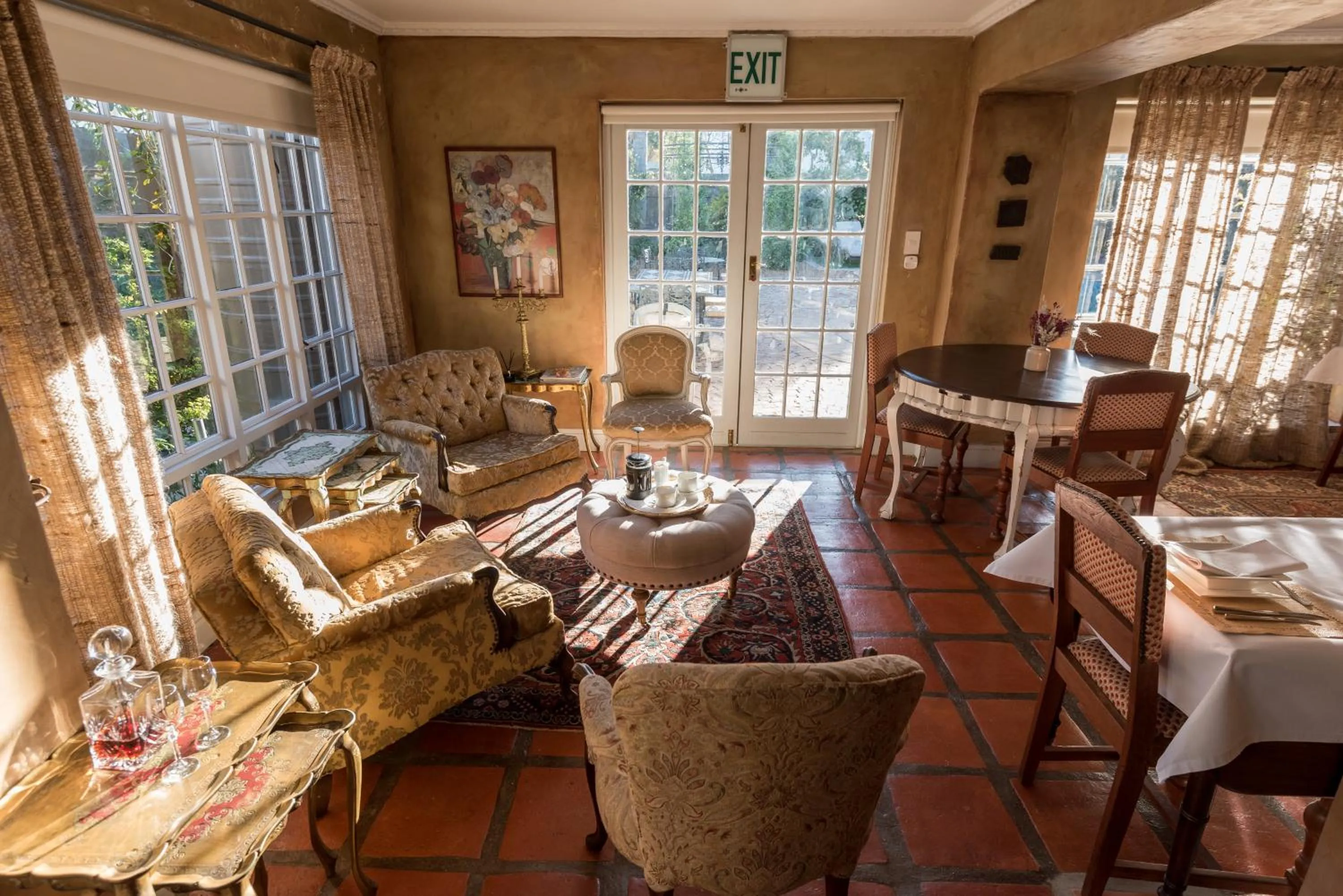 Communal lounge/ TV room in Baruch Guesthouse on Lovell