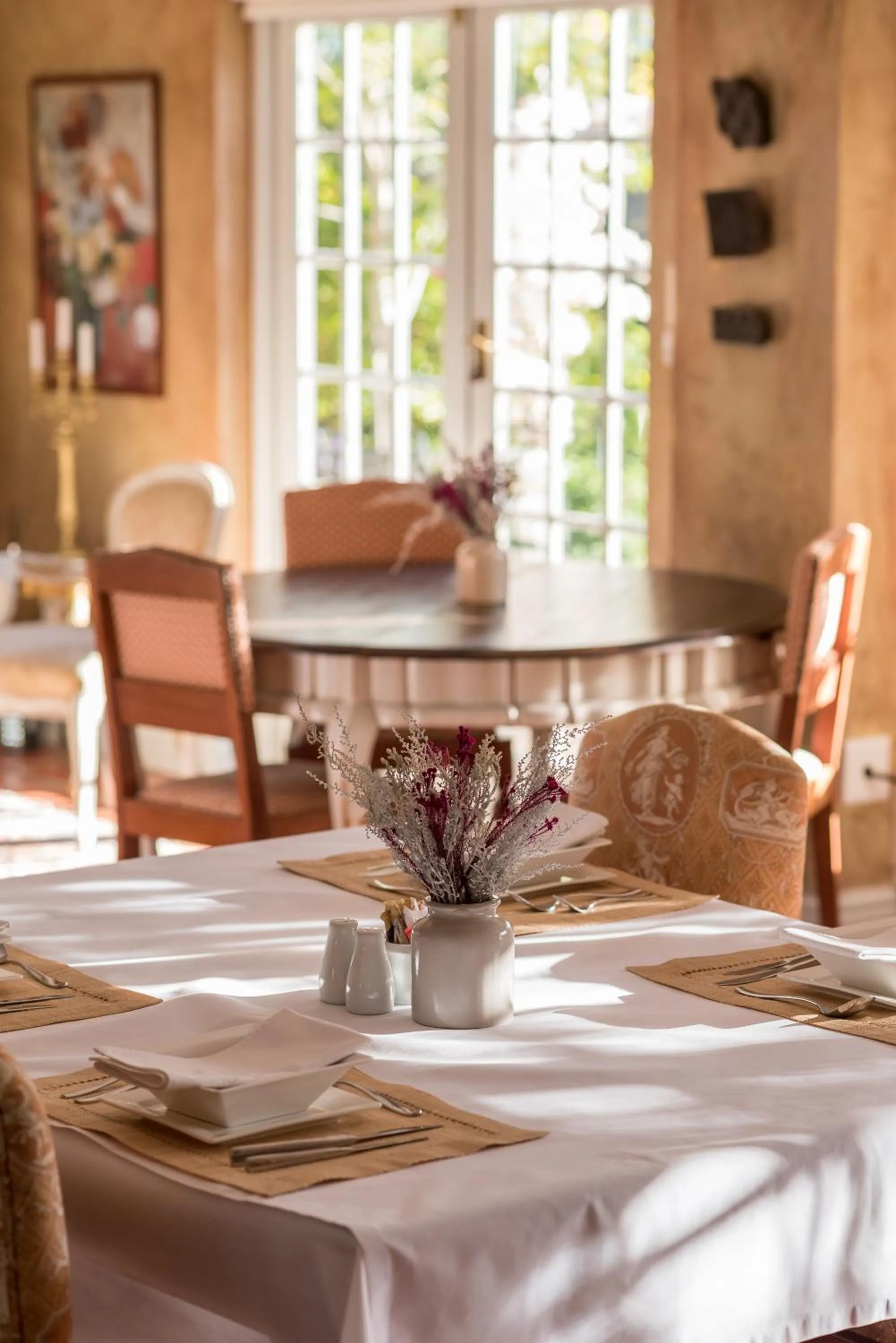 Dining area in Baruch Guesthouse on Lovell