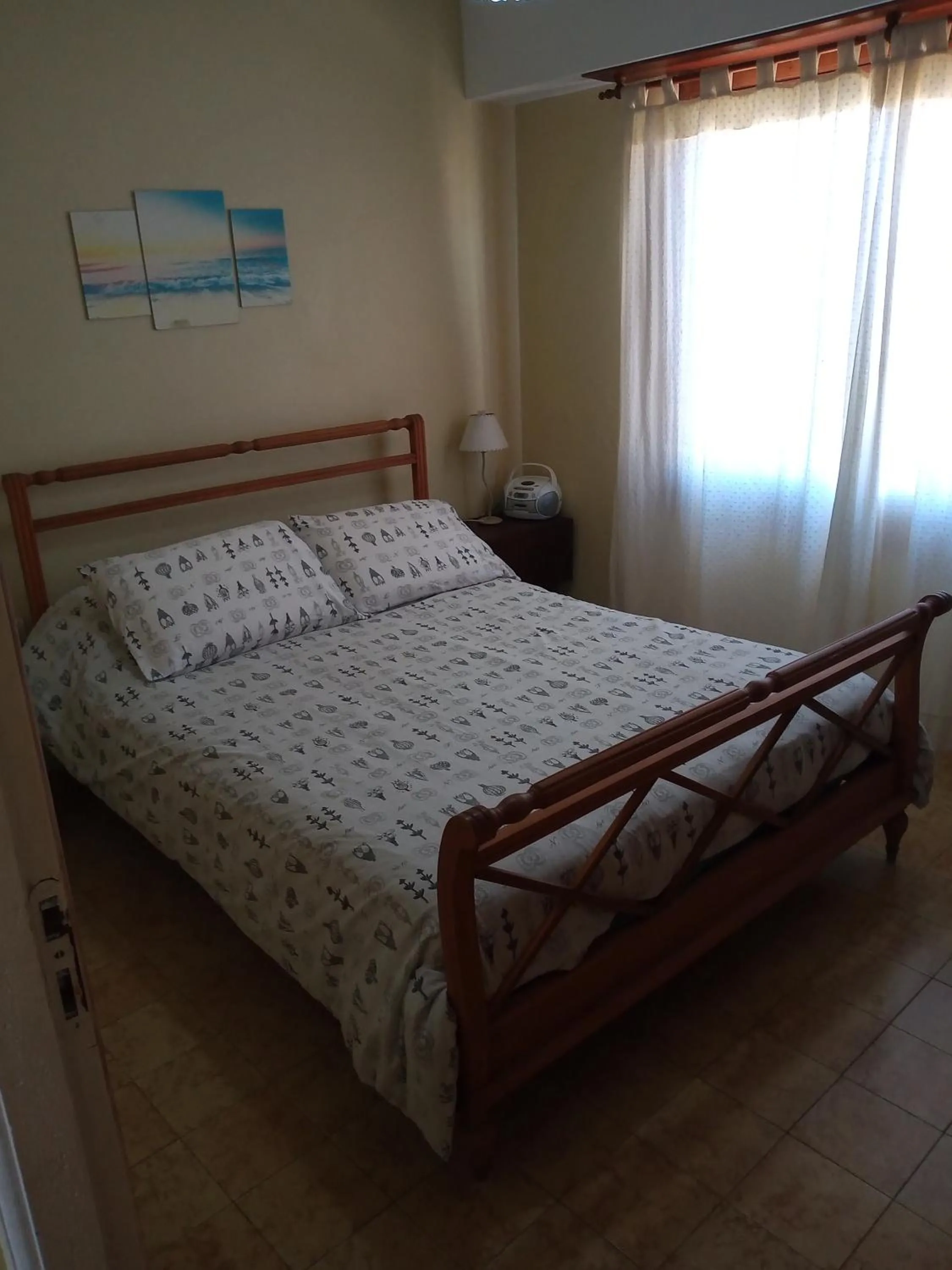 Bedroom in EL REFUGIO 1 CUADRA COSTA,COCHERAS, CALEFACCIÓN,PARRILLAS,ROPA DE CAMA,WIFI, IMPECABLE FARO MOGOTES SOLO PAREJAS y FAMILIAS