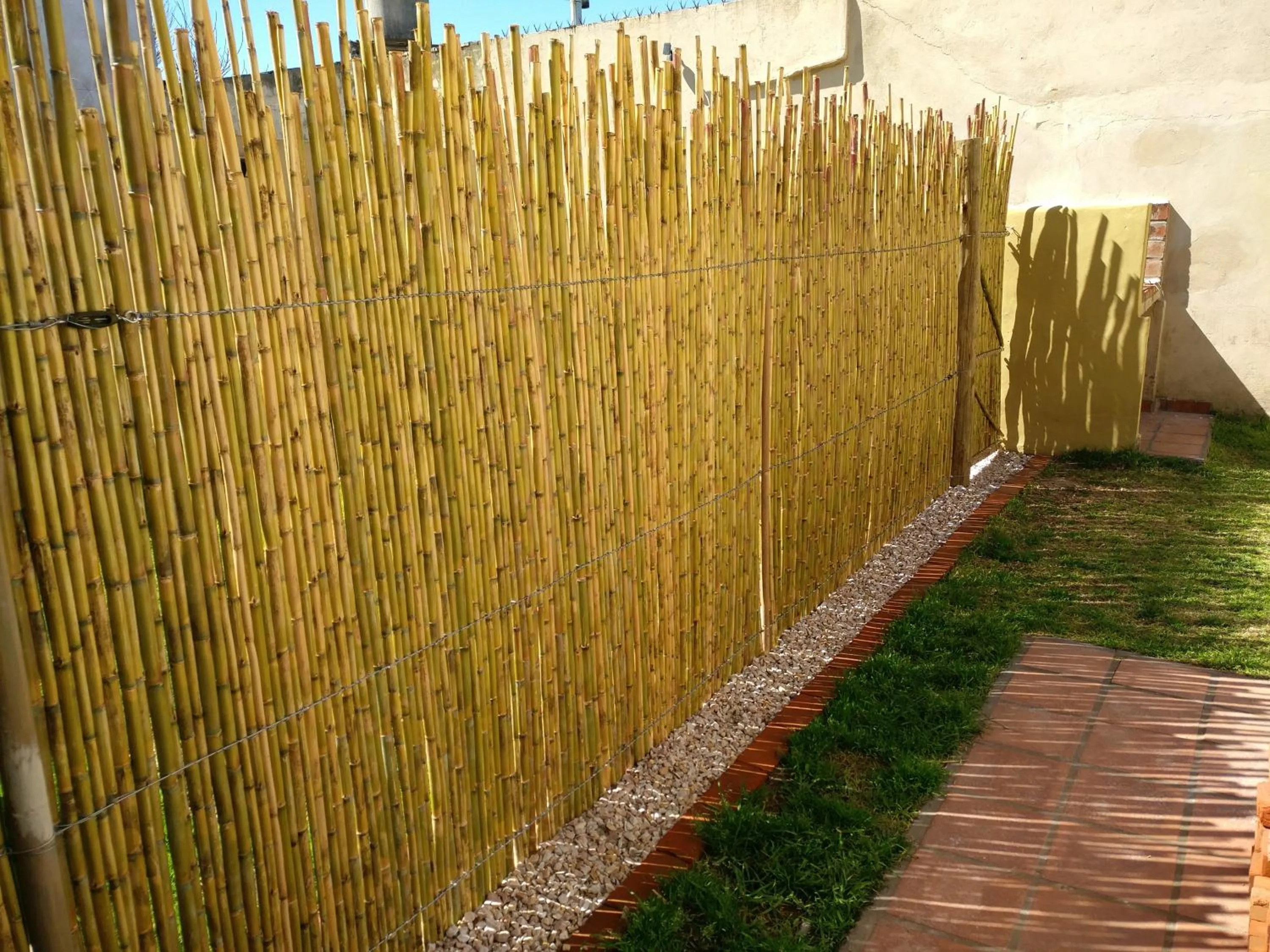 Garden in EL REFUGIO 1 CUADRA COSTA,COCHERAS, CALEFACCIÓN,PARRILLAS,ROPA DE CAMA,WIFI, IMPECABLE FARO MOGOTES SOLO PAREJAS y FAMILIAS