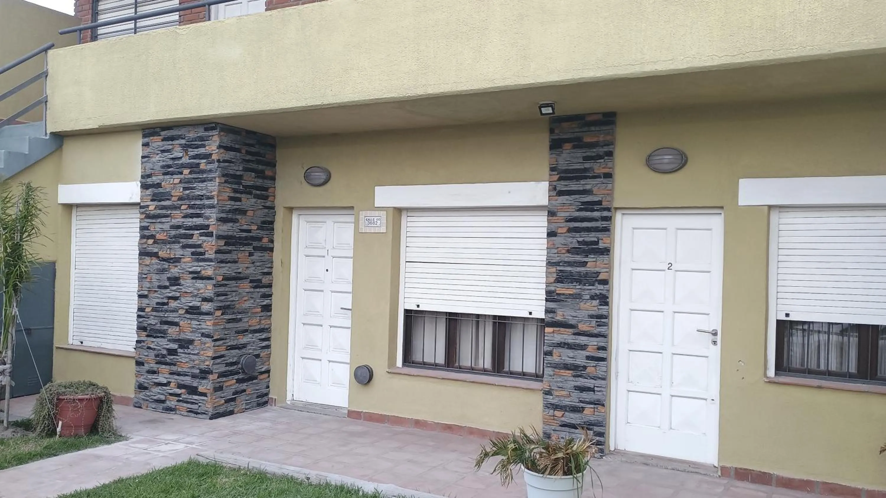 Property building in EL REFUGIO 1 CUADRA COSTA,COCHERAS, CALEFACCIÓN,PARRILLAS,ROPA DE CAMA,WIFI, IMPECABLE FARO MOGOTES SOLO PAREJAS y FAMILIAS