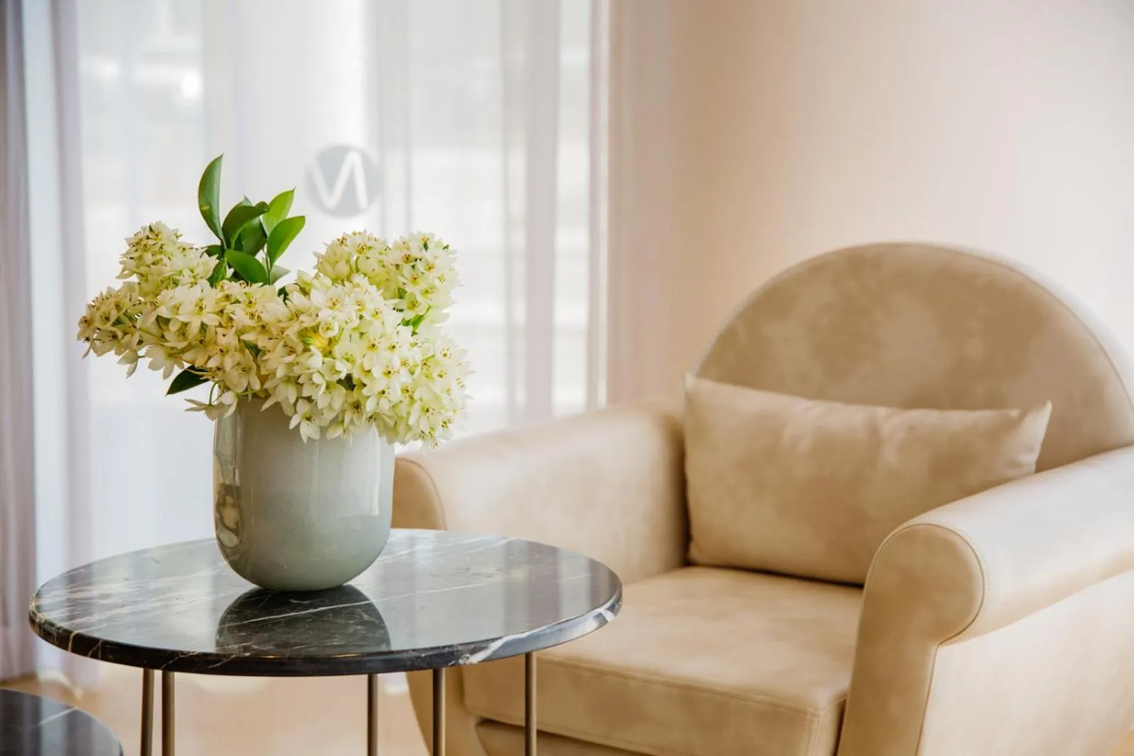 Seating area in Prima Millennium