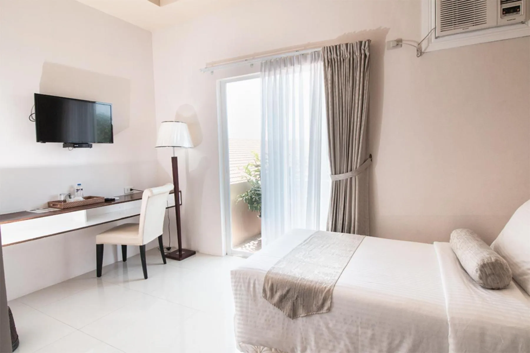 Bedroom, Bed in Sierra Hotel