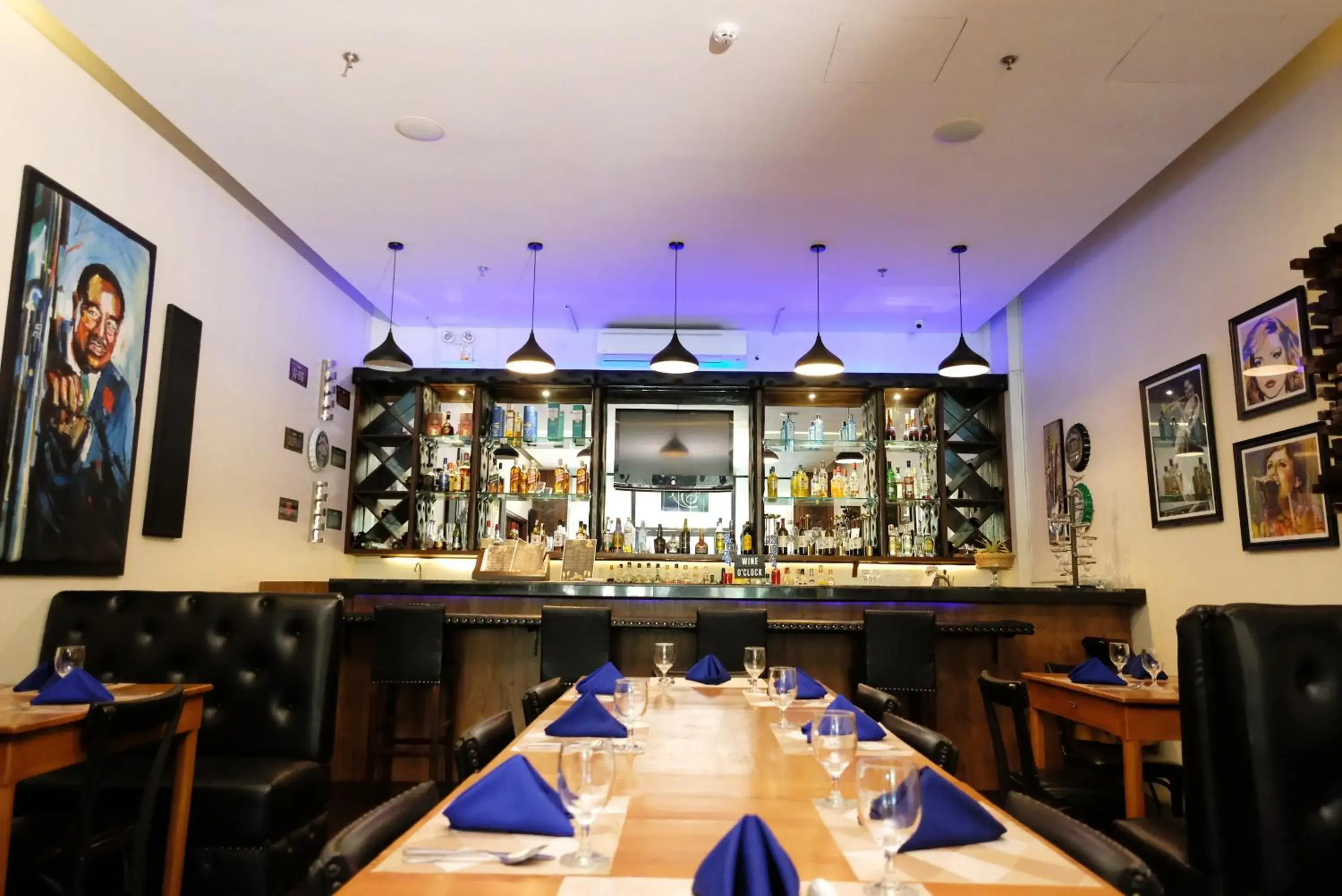 Lounge or bar in Sierra Hotel Lounge or bar in Sierra Hotel