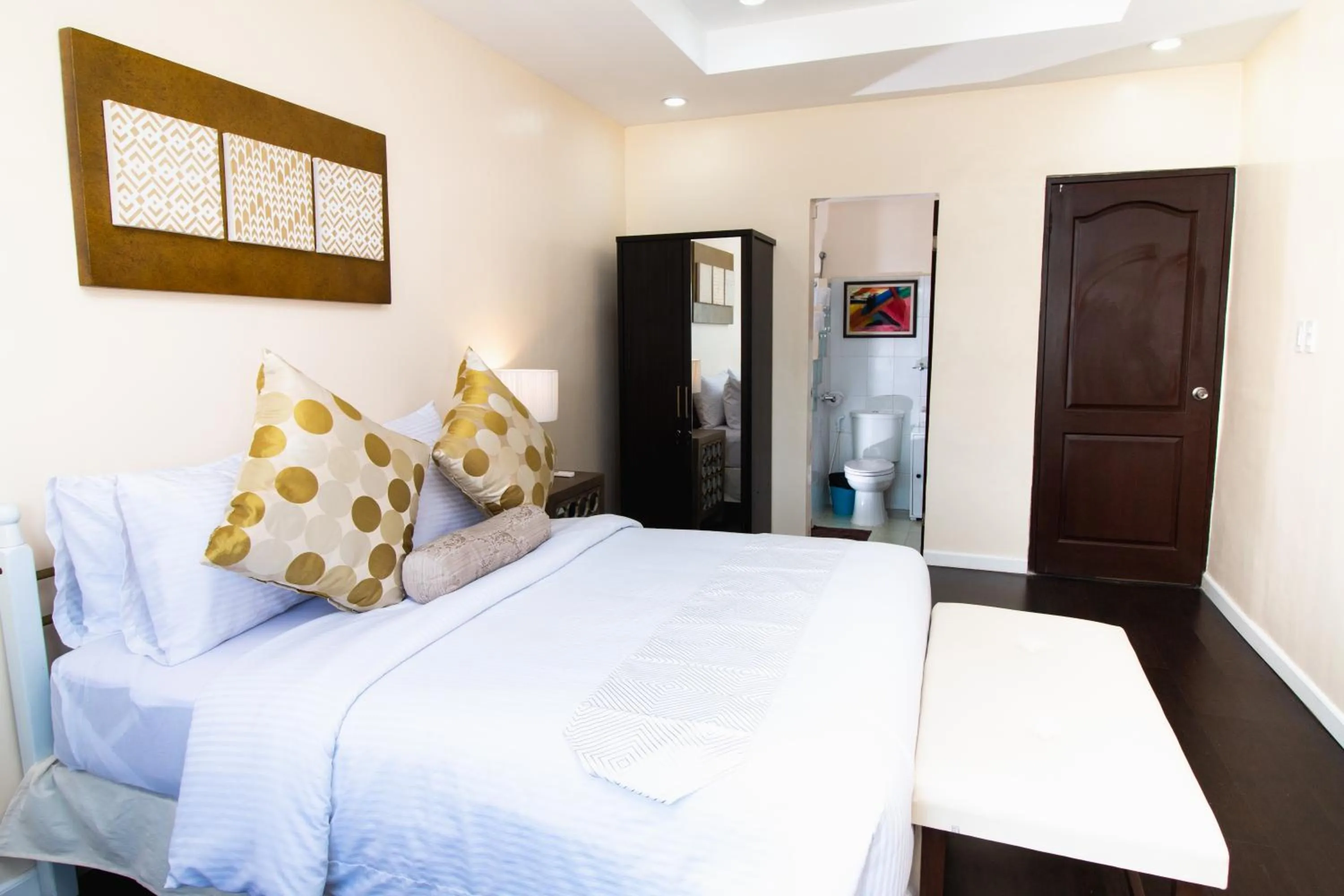 Bedroom, Bed in Sierra Hotel