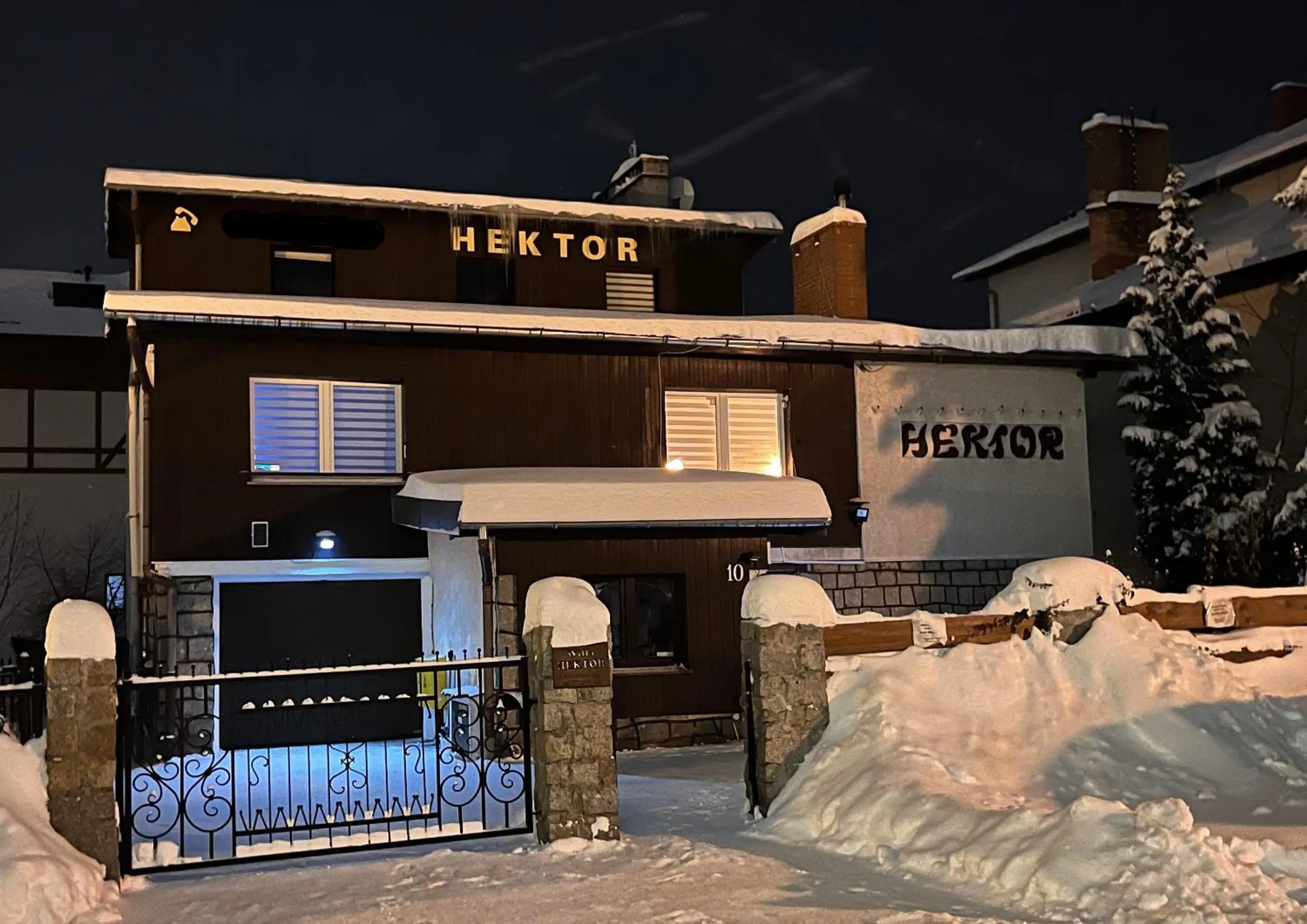 Property building in Willa Hektor