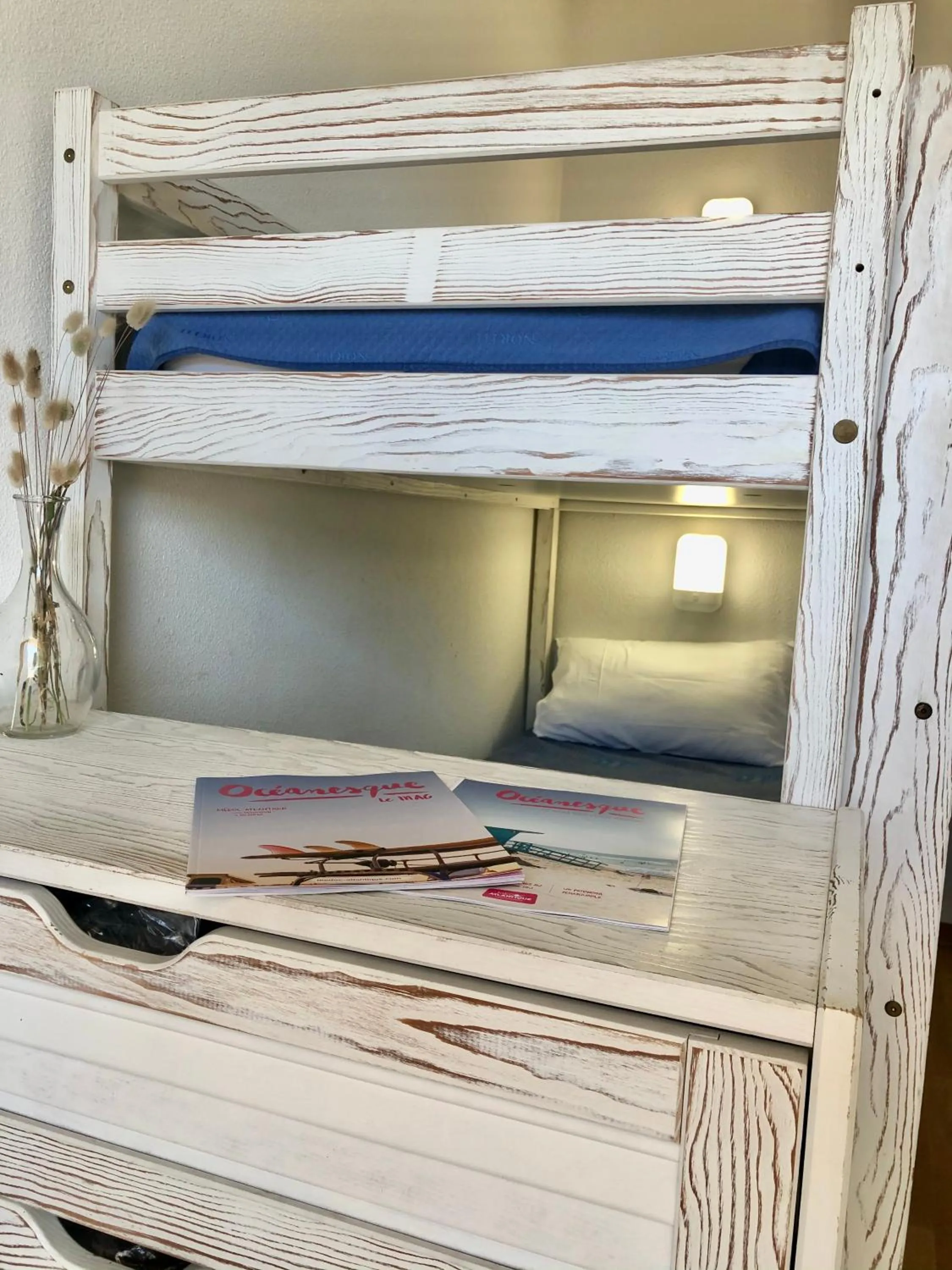 People, Bed in Résidence les Alcyons