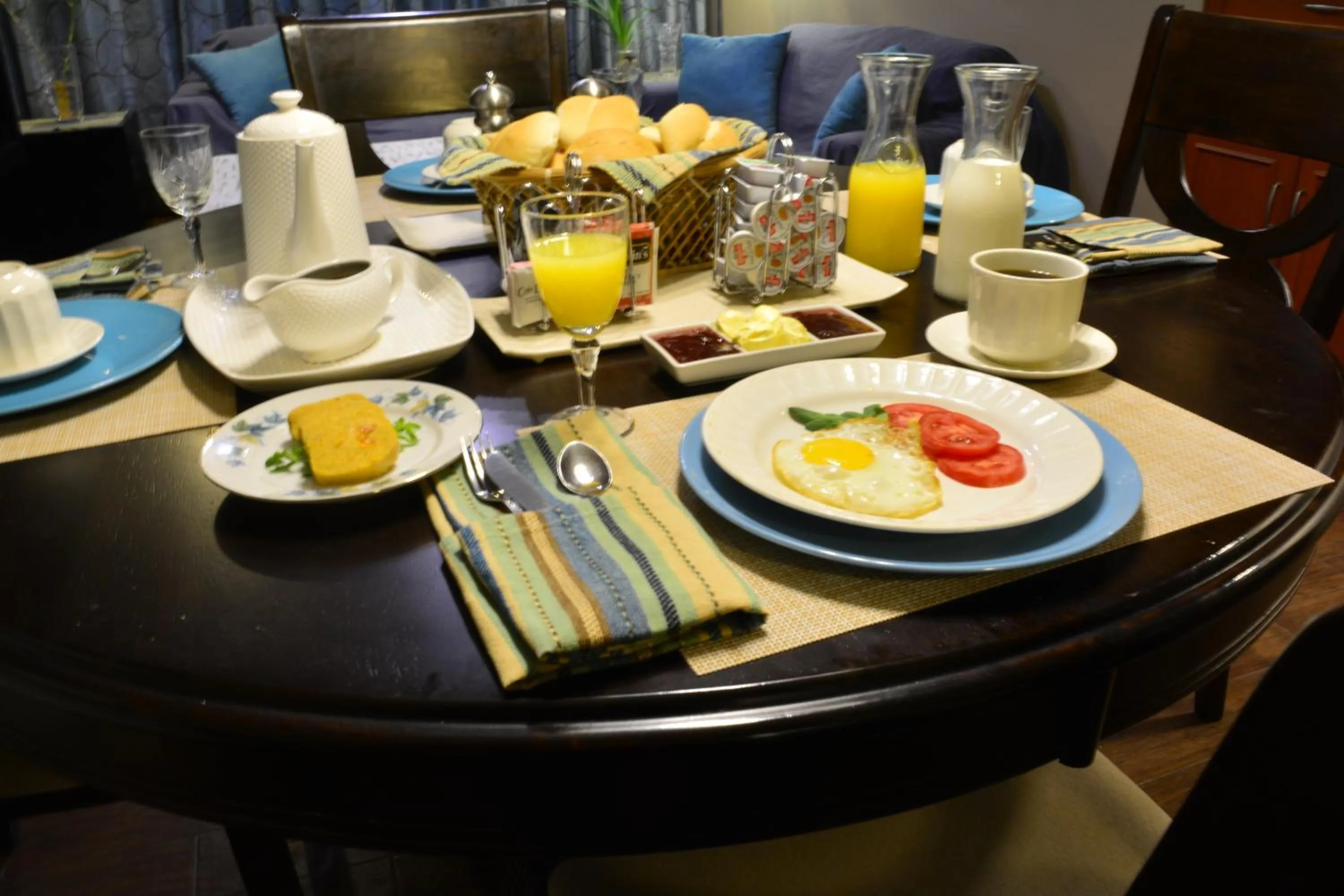 Continental breakfast in Kangaroo Wasi Airport Bed & Breakfast