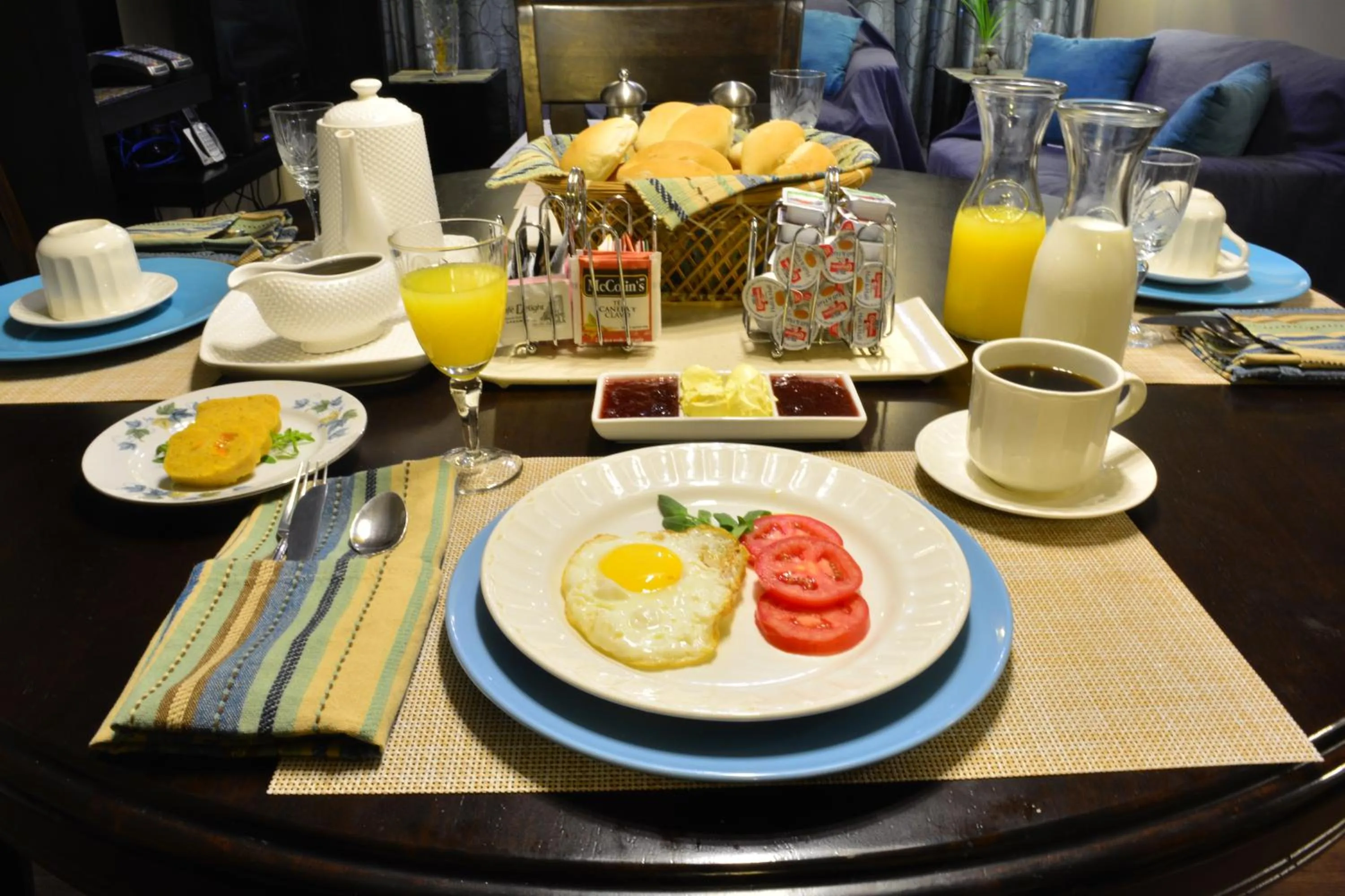 Continental breakfast in Kangaroo Wasi Airport Bed & Breakfast