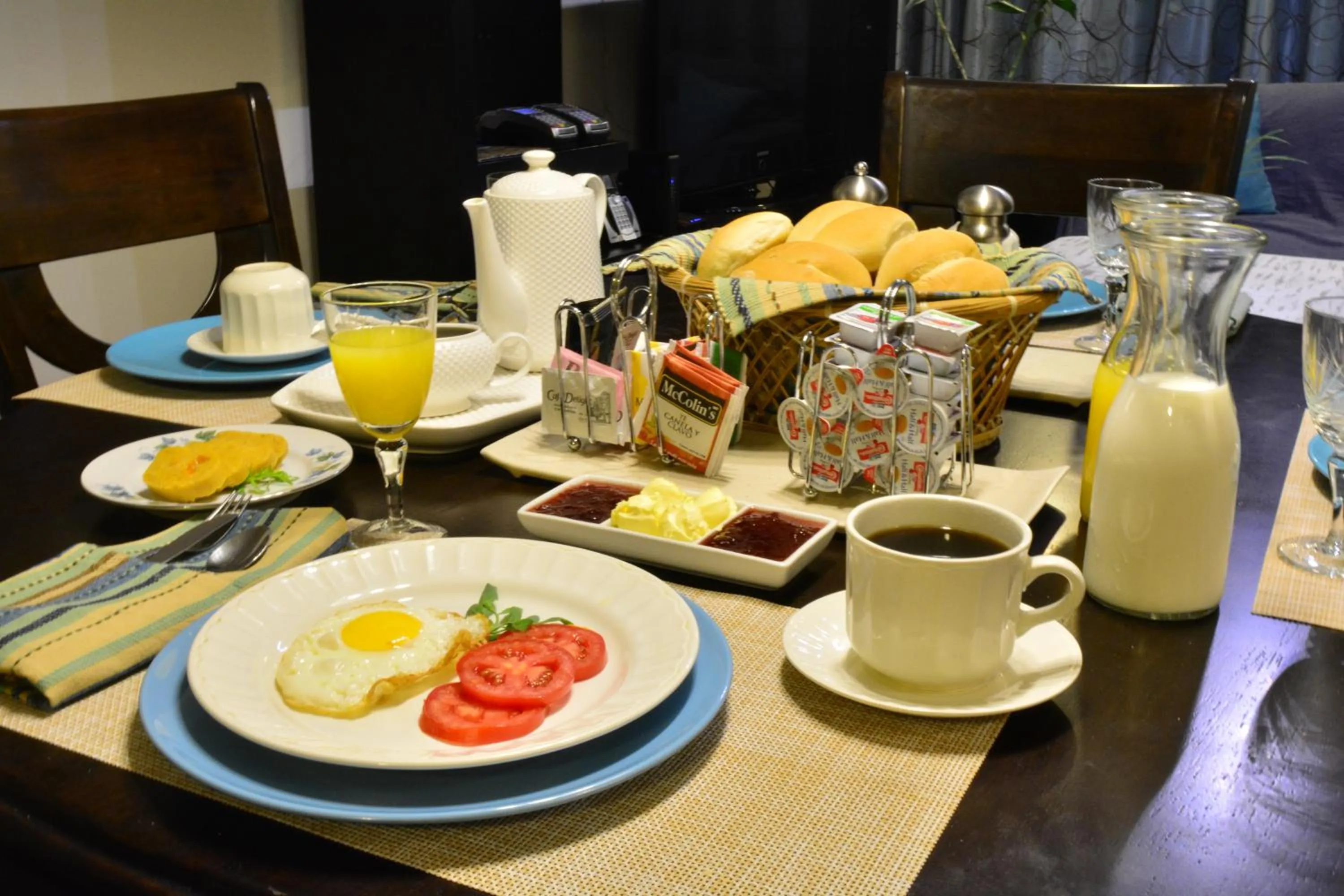 Continental breakfast in Kangaroo Wasi Airport Bed & Breakfast