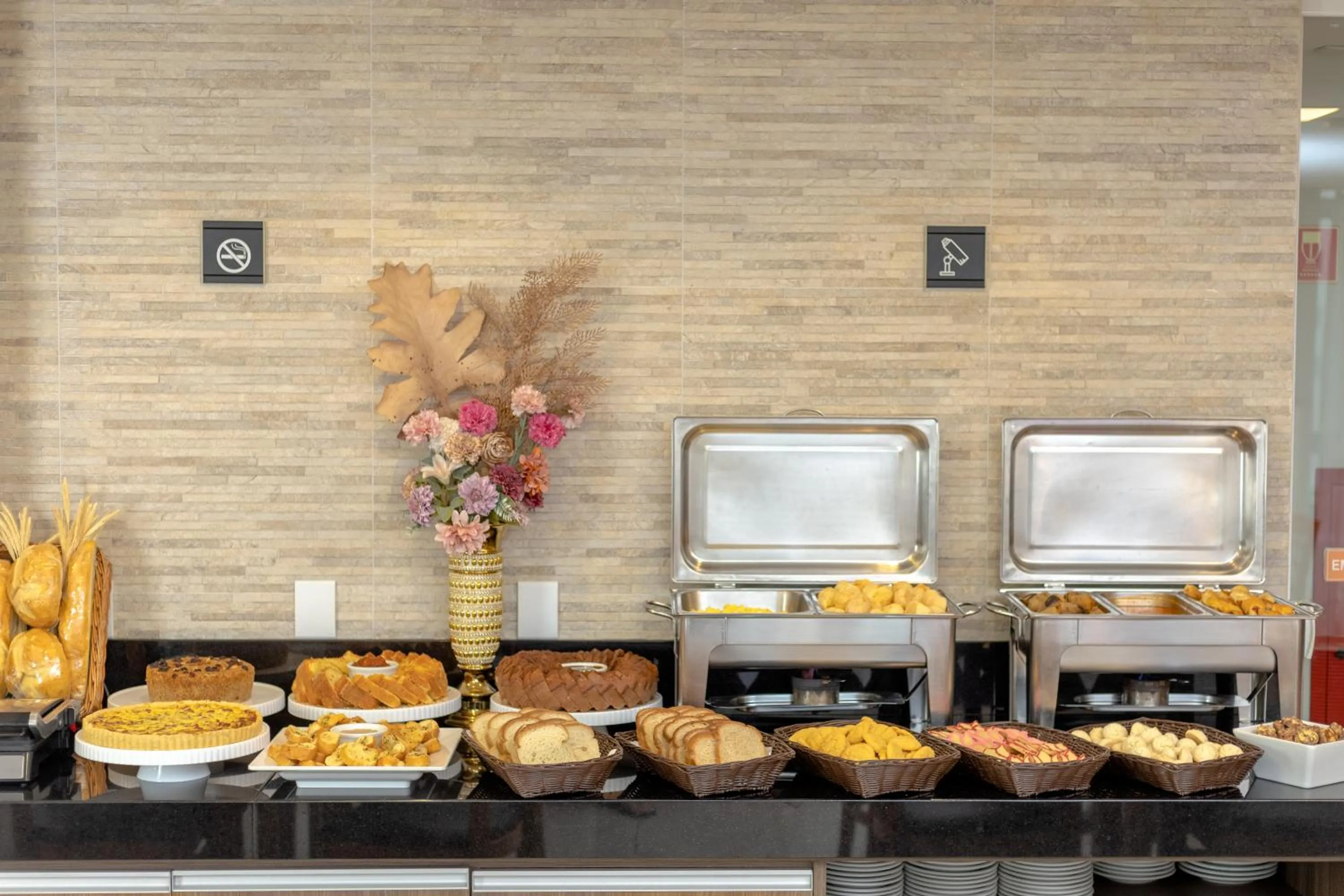 Buffet breakfast in Tulip Inn Vila Velha