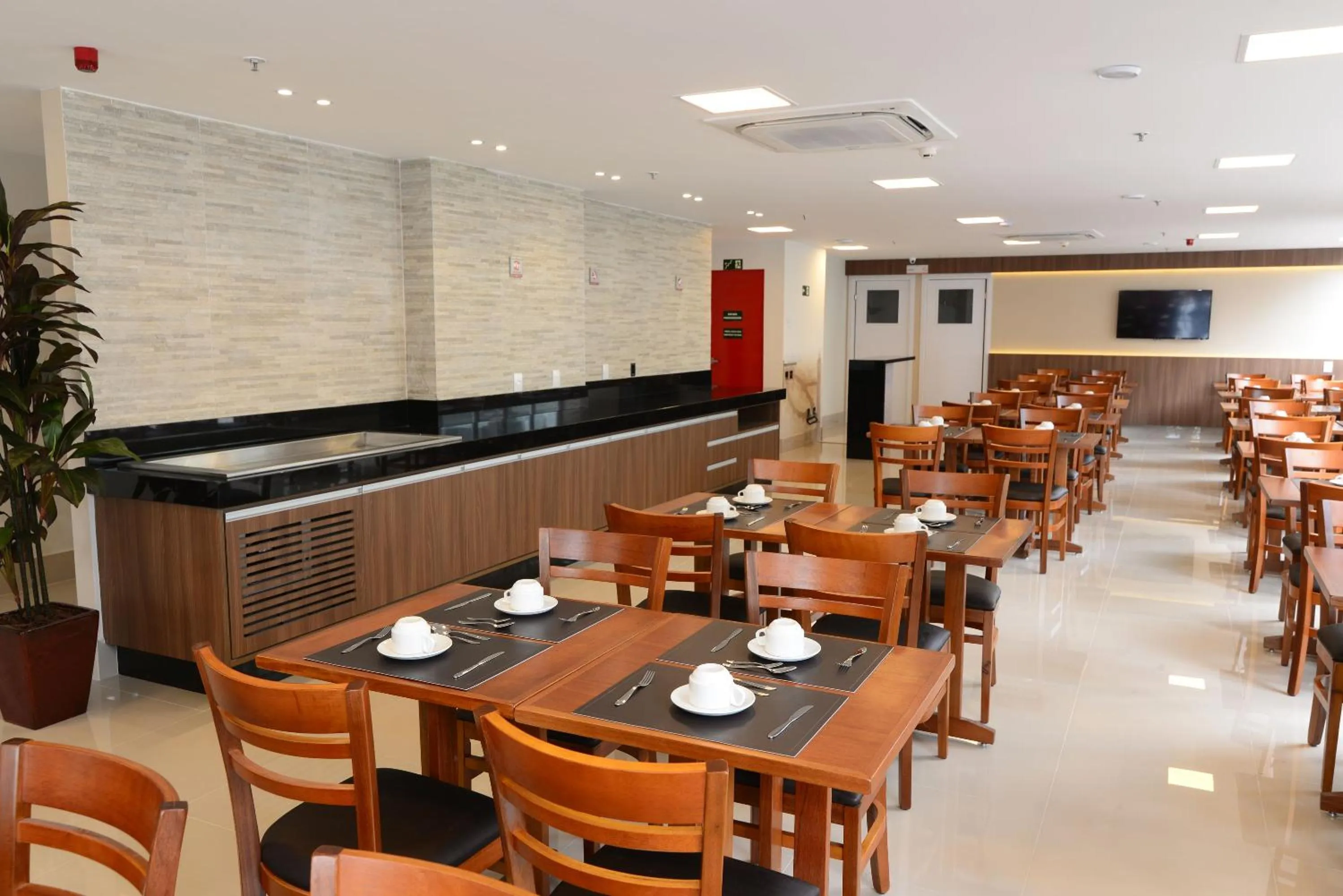 Restaurant/places to eat in Tulip Inn Vila Velha