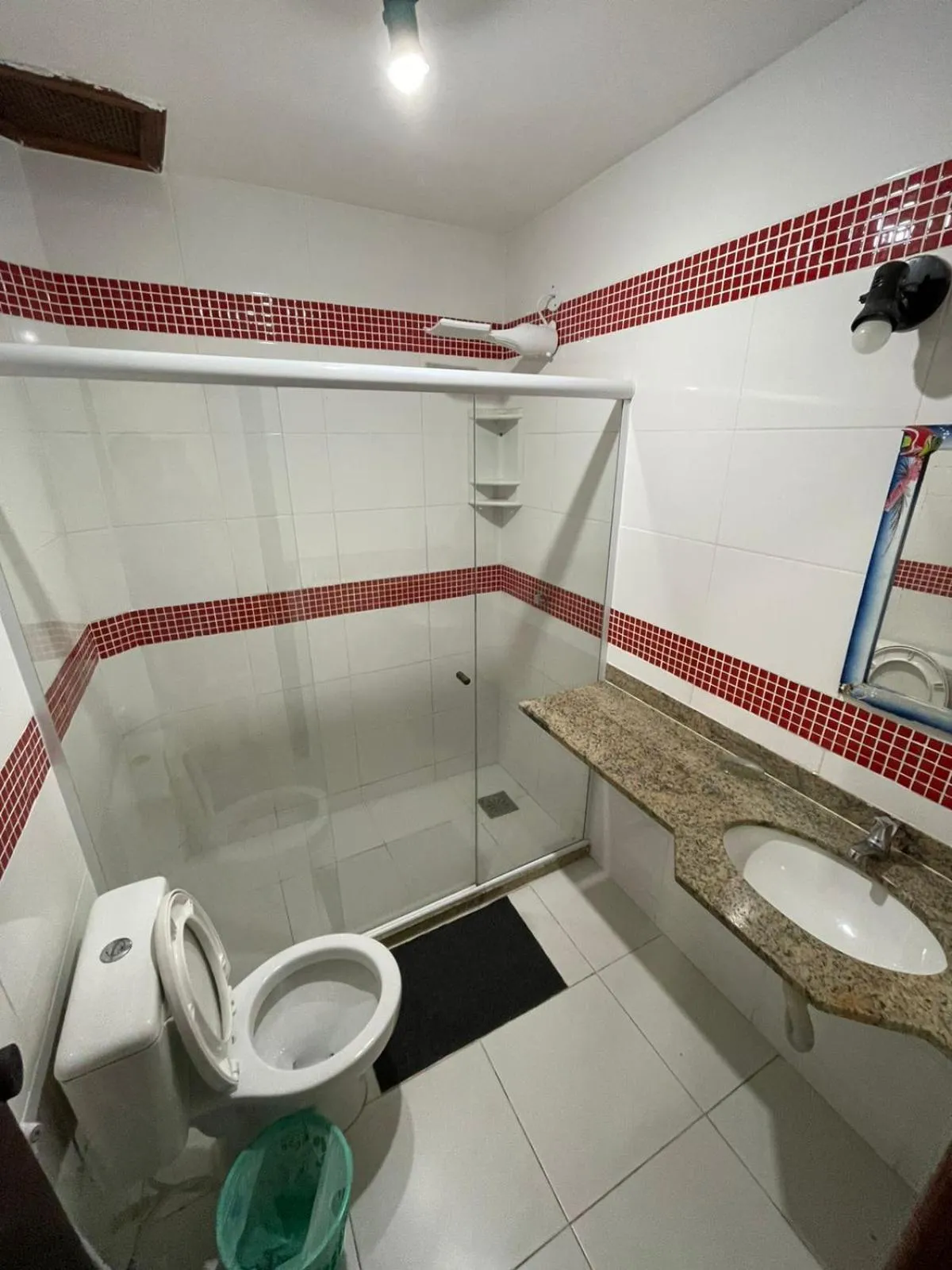 Bathroom in Casa 4 quartos Condomínio em Frente a Praia Grande