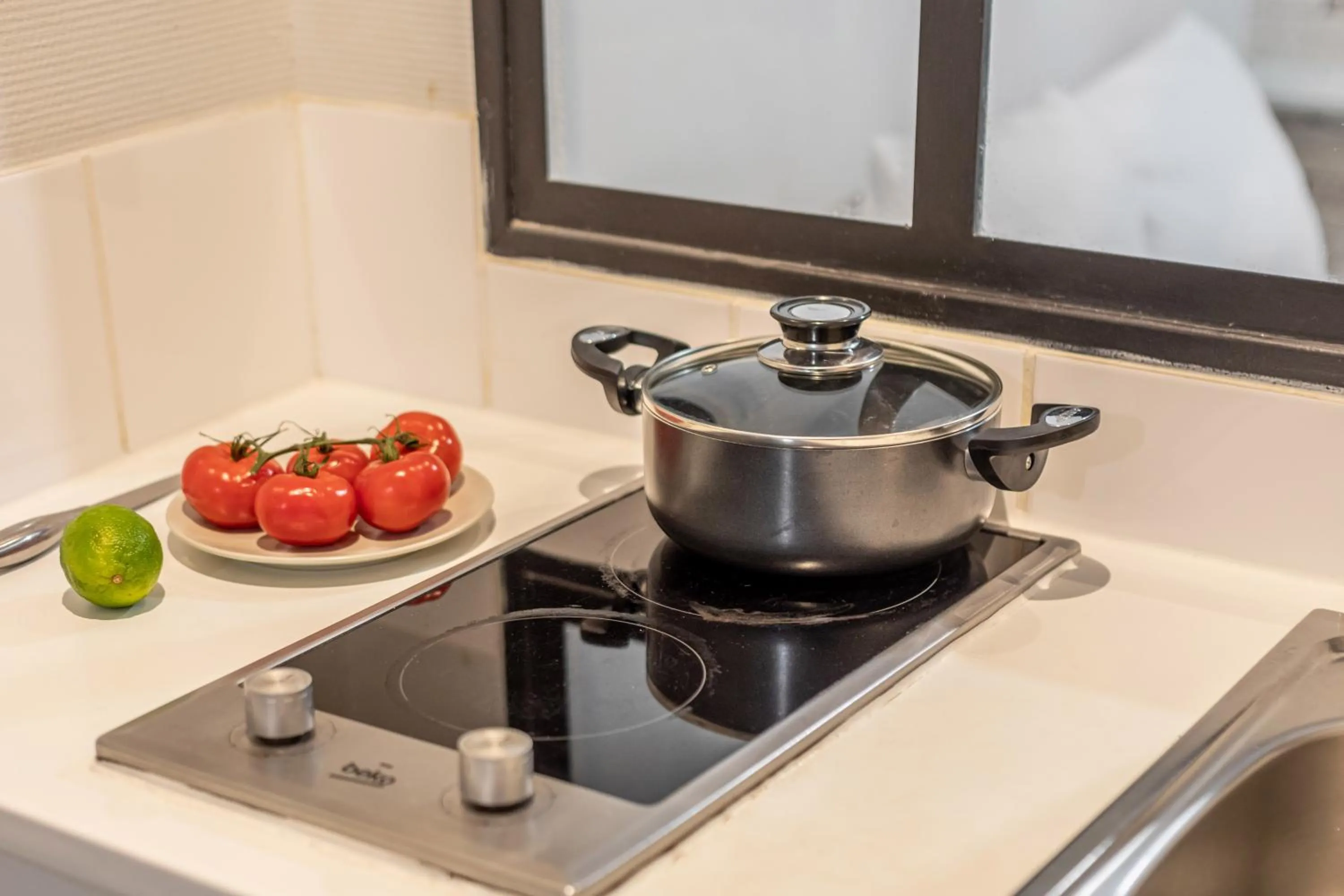 Kitchen or kitchenette in WS Hôtel de Ville - Le Marais