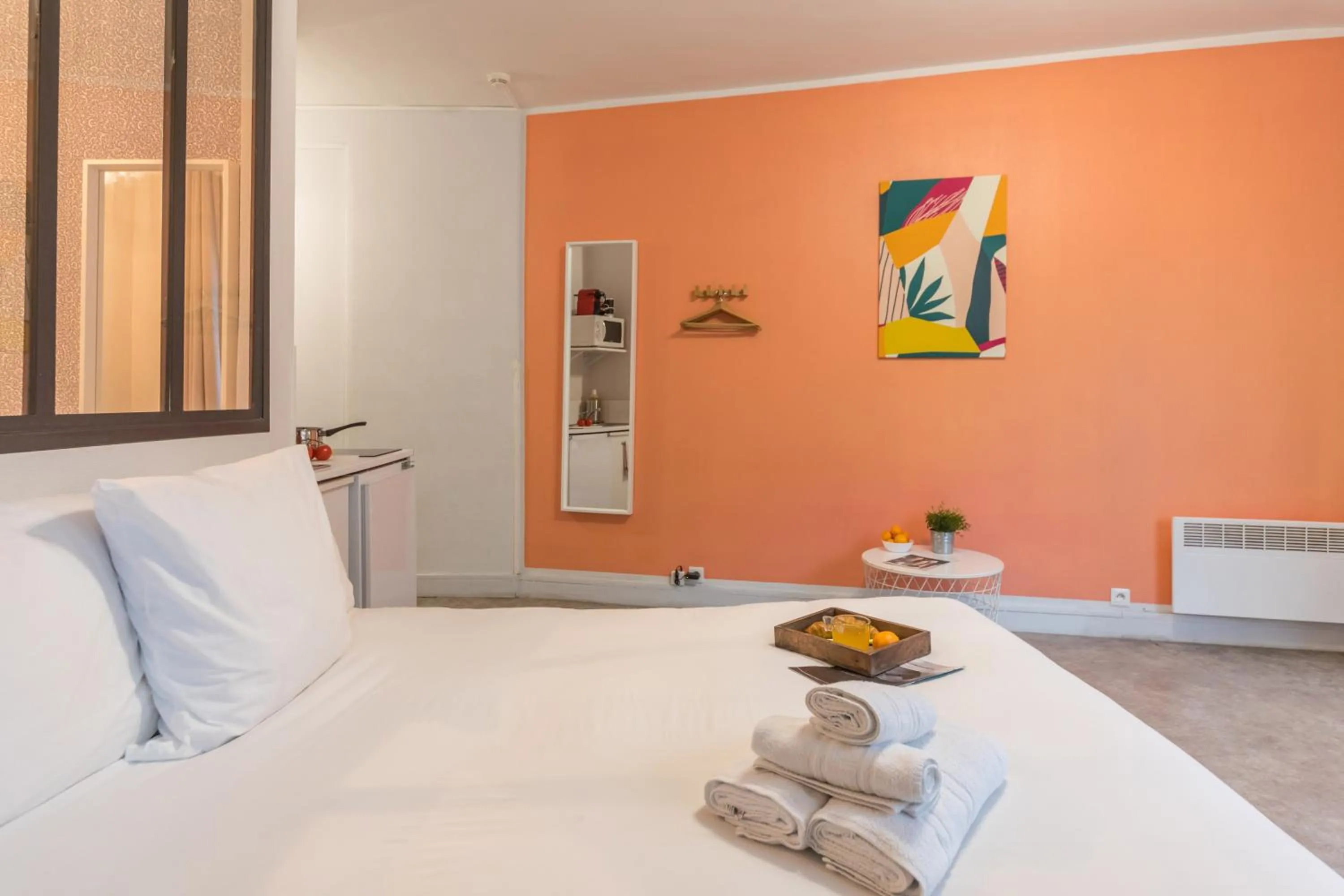 Photo of the whole room, Bed in WS Hôtel de Ville - Le Marais