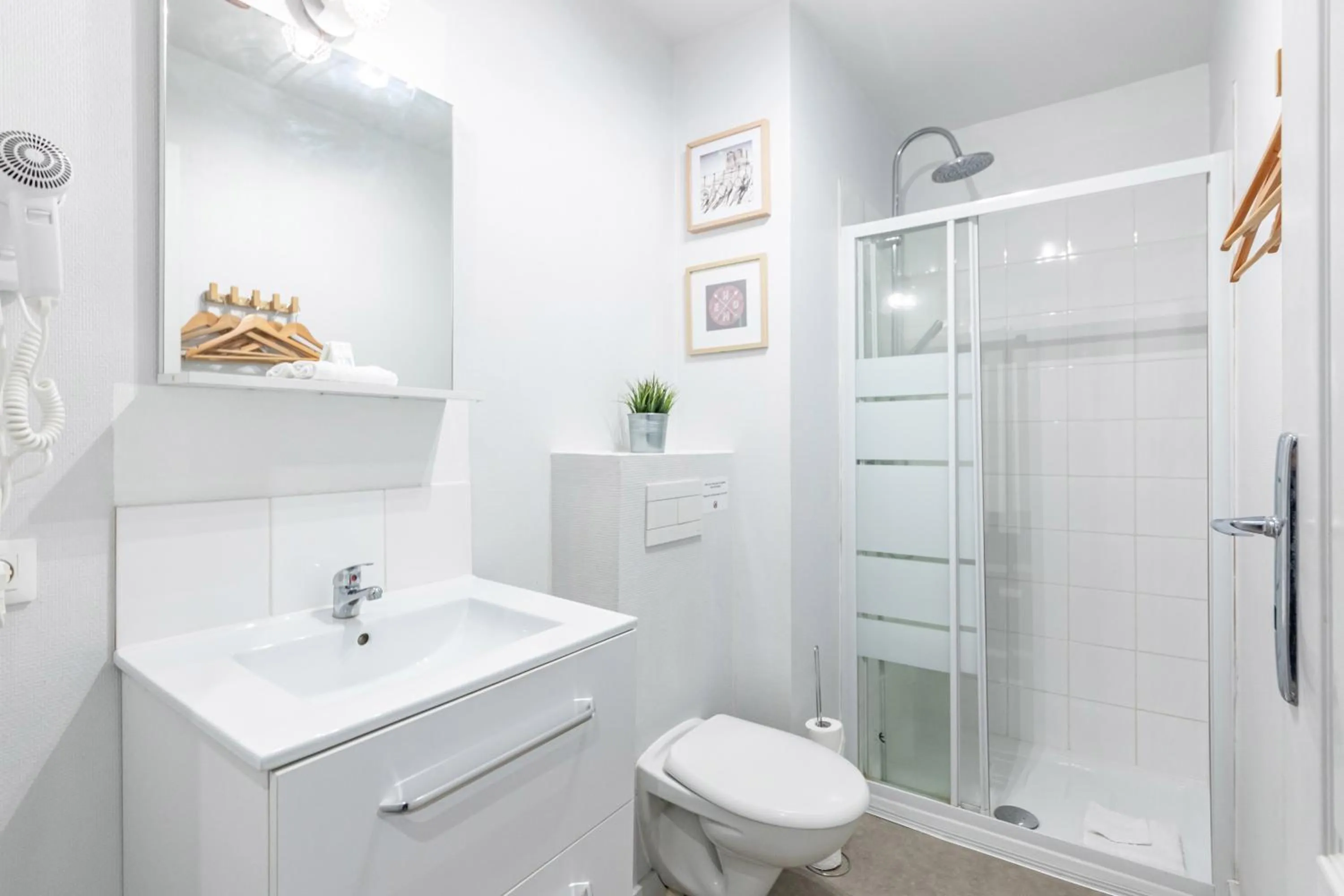 Toilet in WS Hôtel de Ville - Le Marais