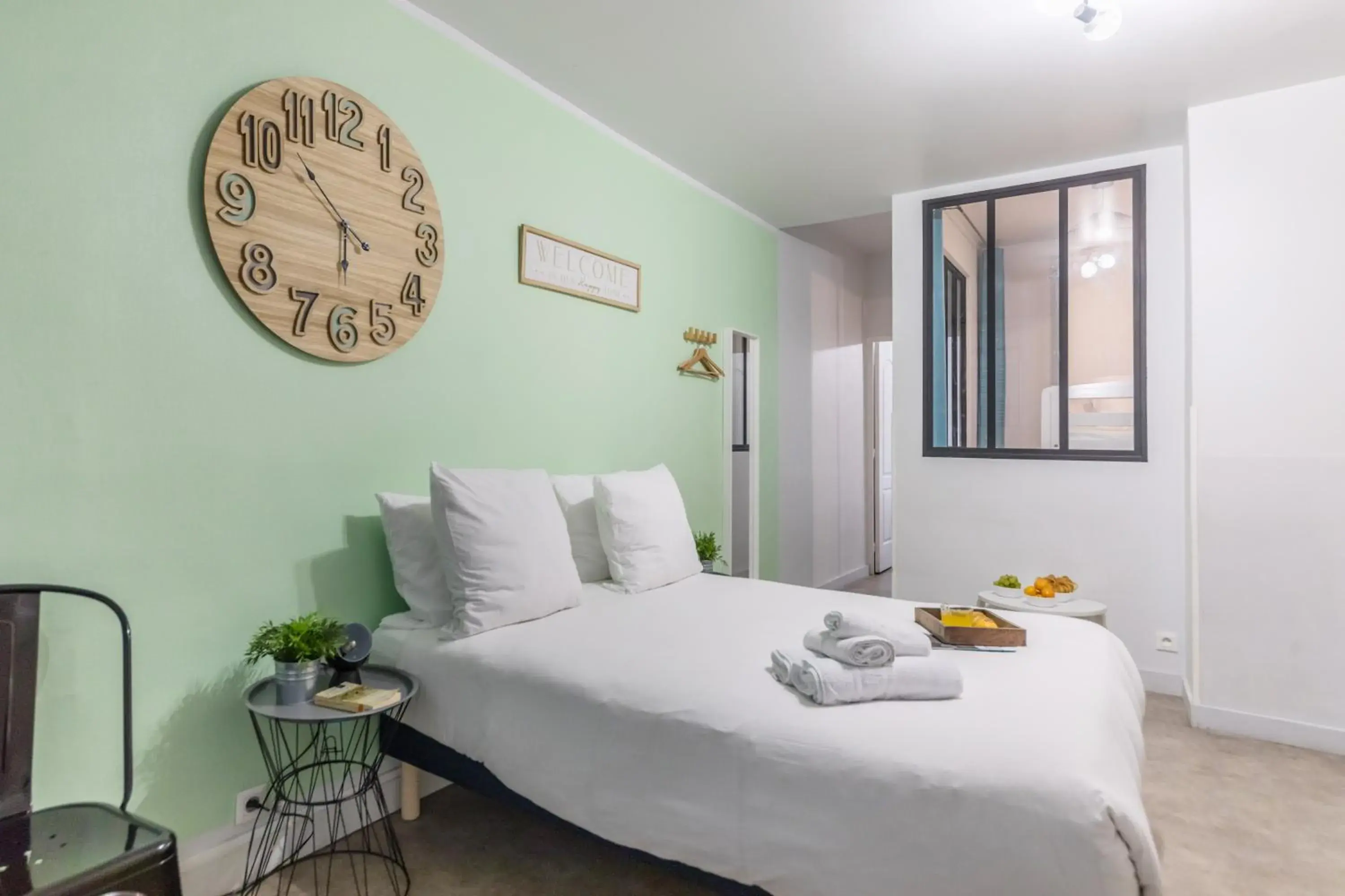 Three-Bedroom Apartment in WS Hôtel de Ville - Le Marais Three-Bedroom Apartment in WS Hôtel de Ville - Le Marais