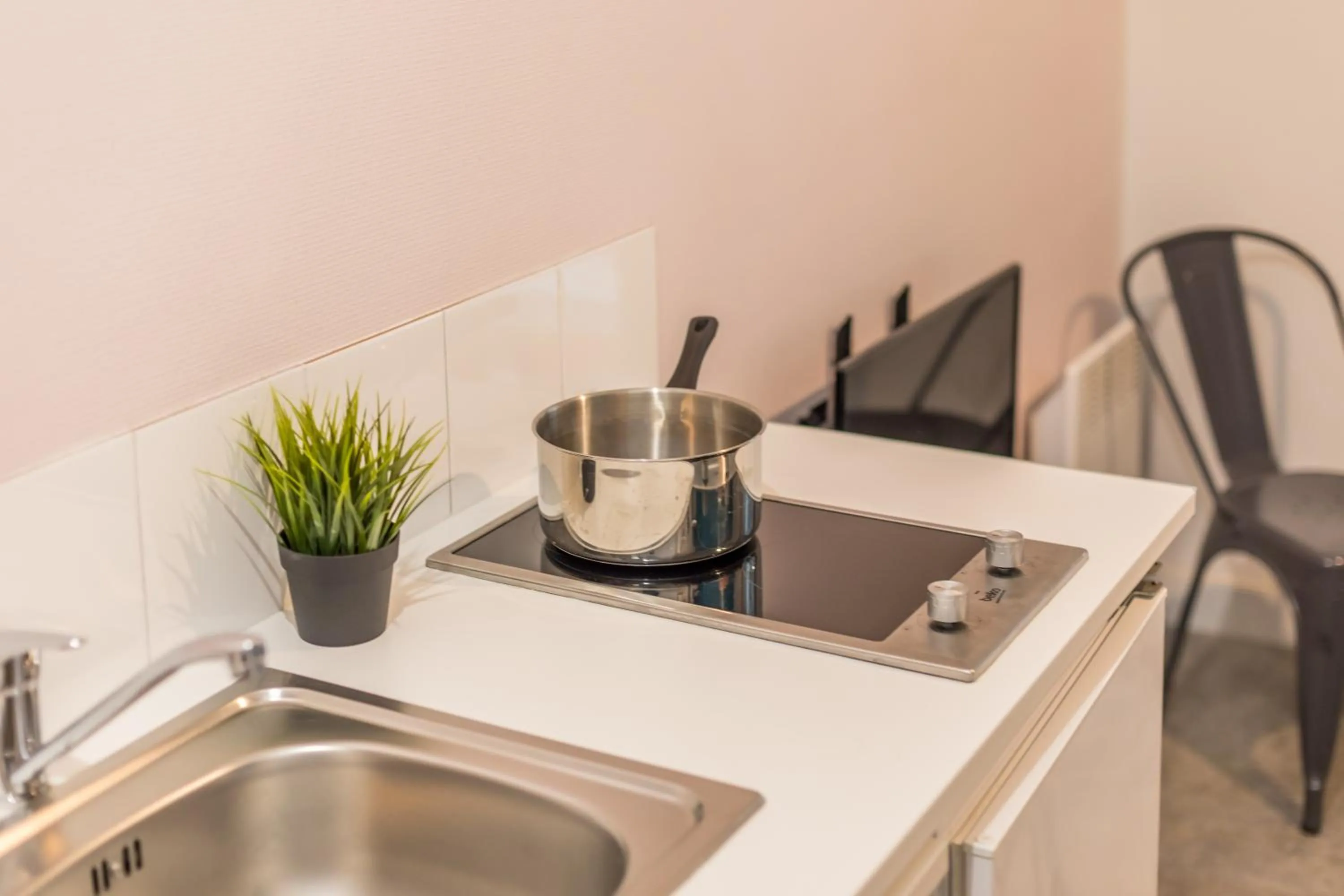 Kitchen or kitchenette in WS Hôtel de Ville - Le Marais