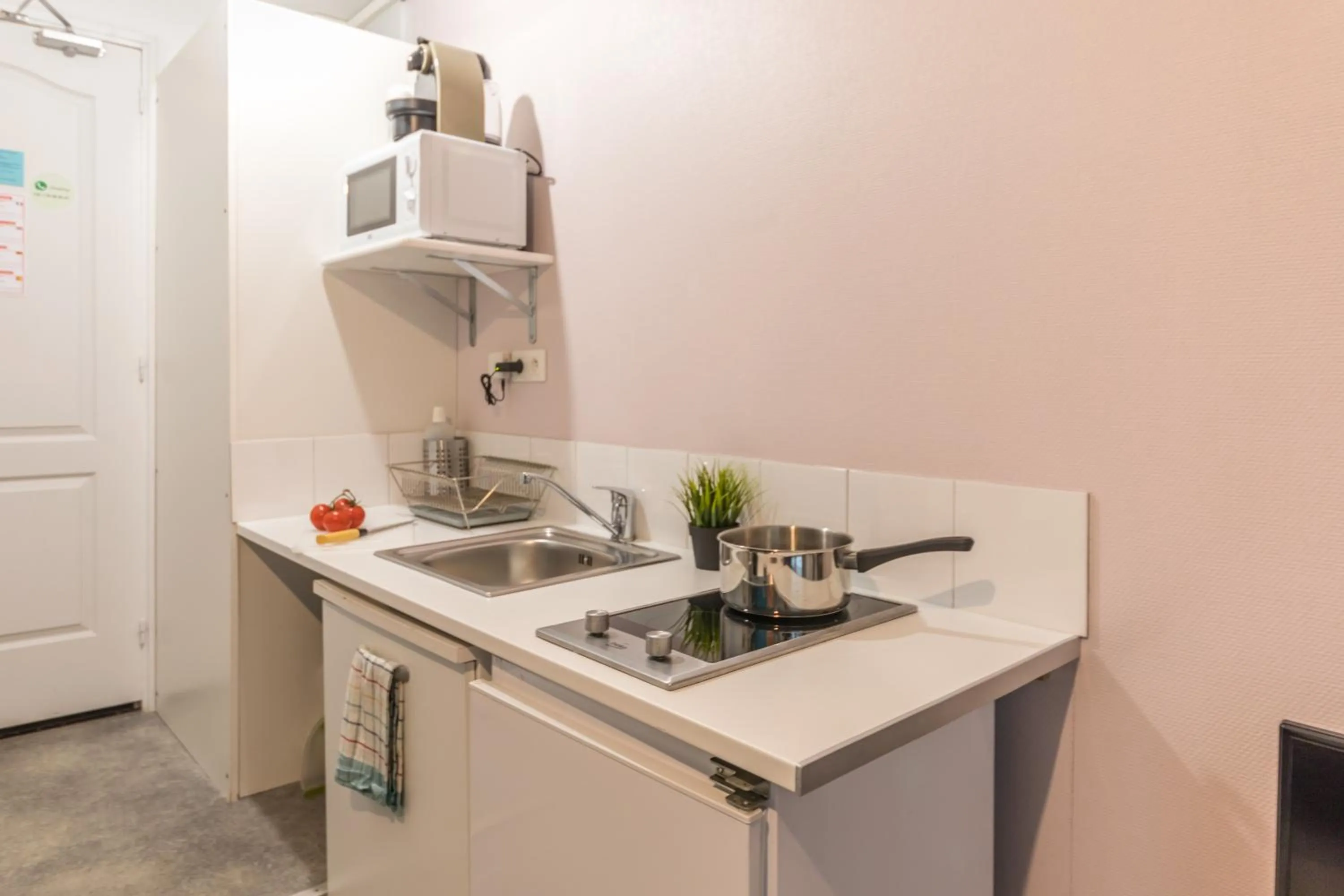 Kitchen or kitchenette in WS Hôtel de Ville - Le Marais