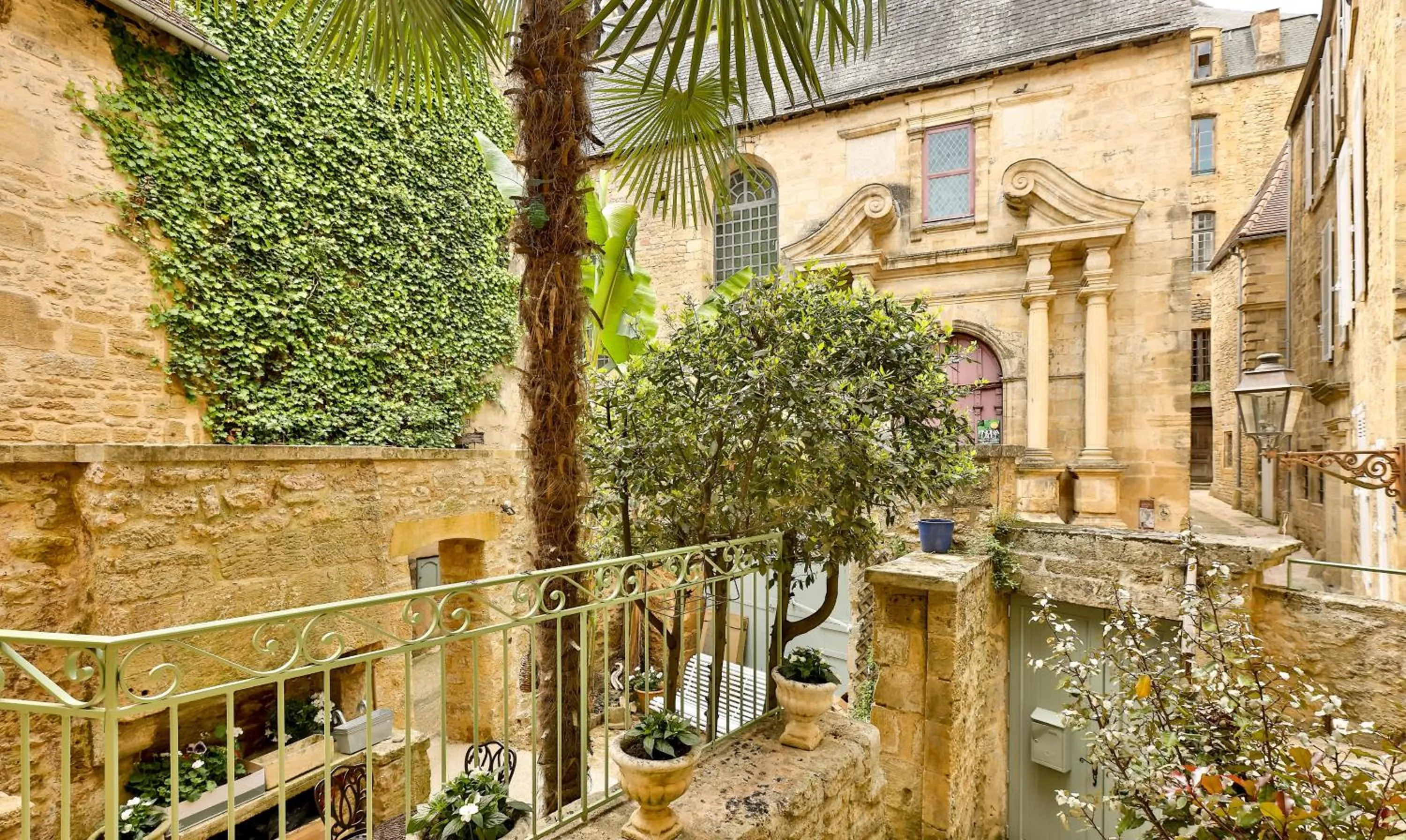Property building in La Villa des Consuls - Gîte de tourisme de charme