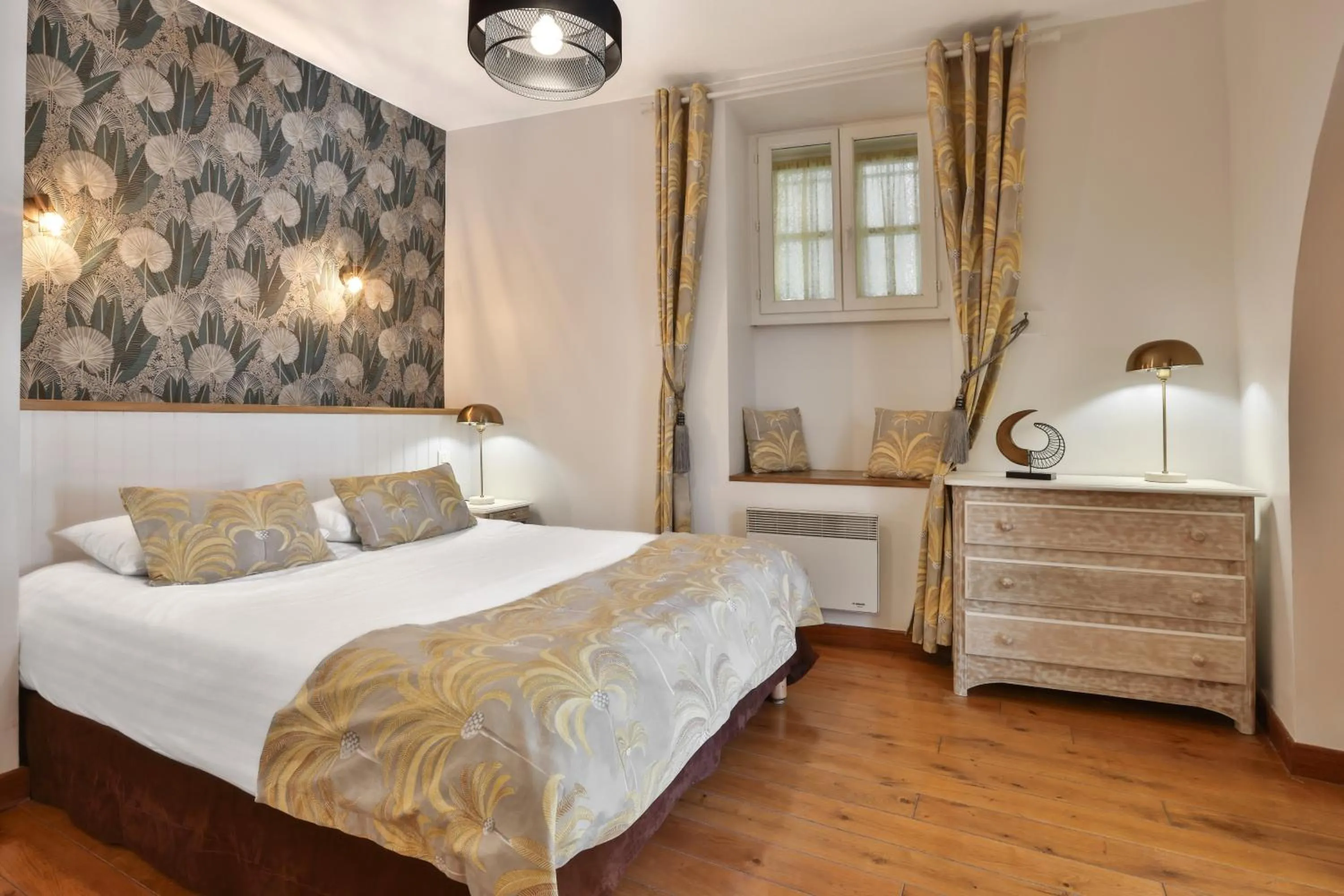 Photo of the whole room, Bed in La Villa des Consuls - Gîte de tourisme de charme