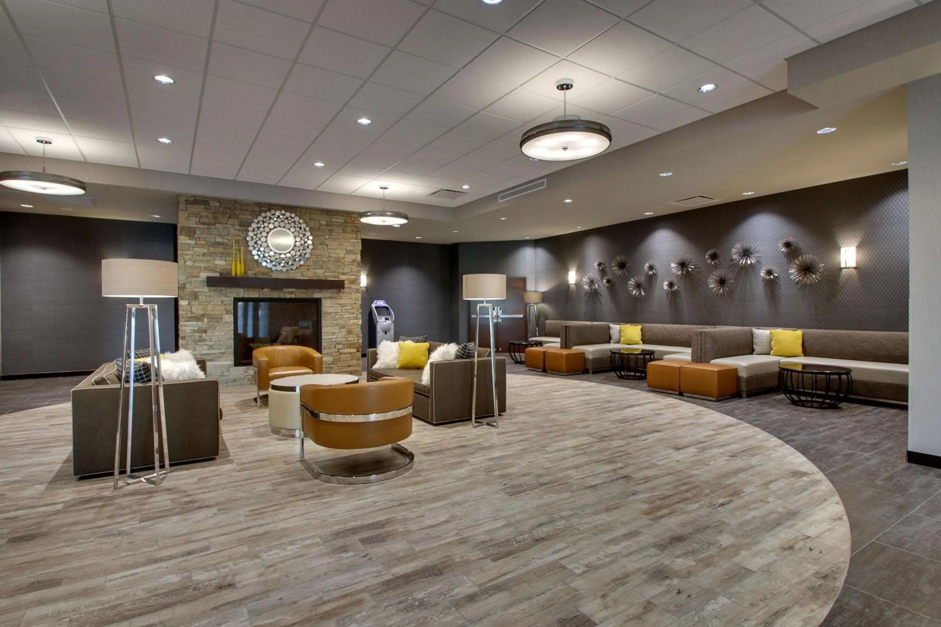 Lobby or reception in Drury Plaza Hotel Cape Girardeau Conference Center