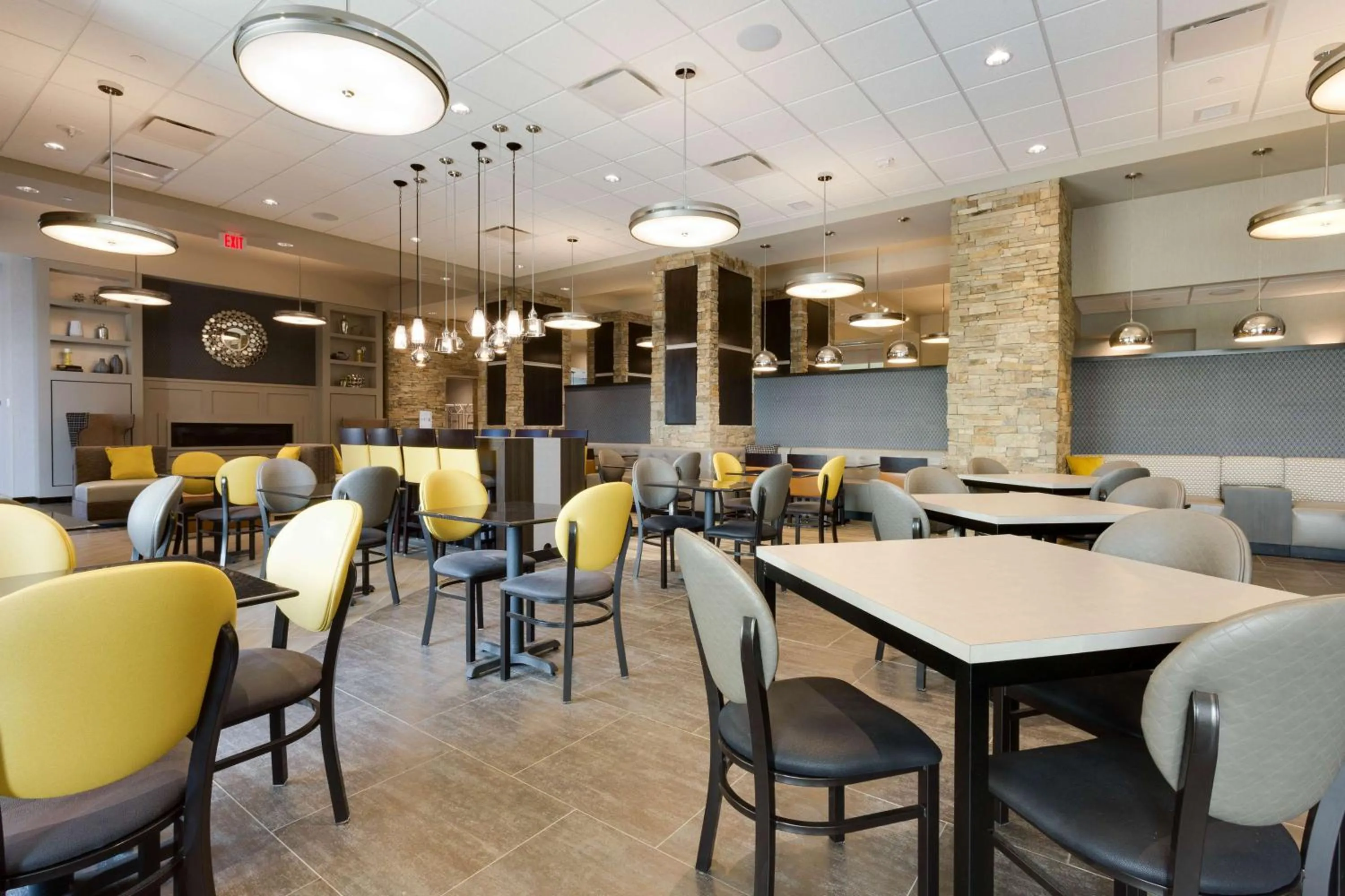 Restaurant/places to eat in Drury Plaza Hotel Cape Girardeau Conference Center