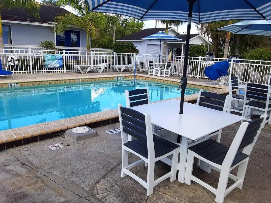 Swimming pool in The Rivers Edge Motel