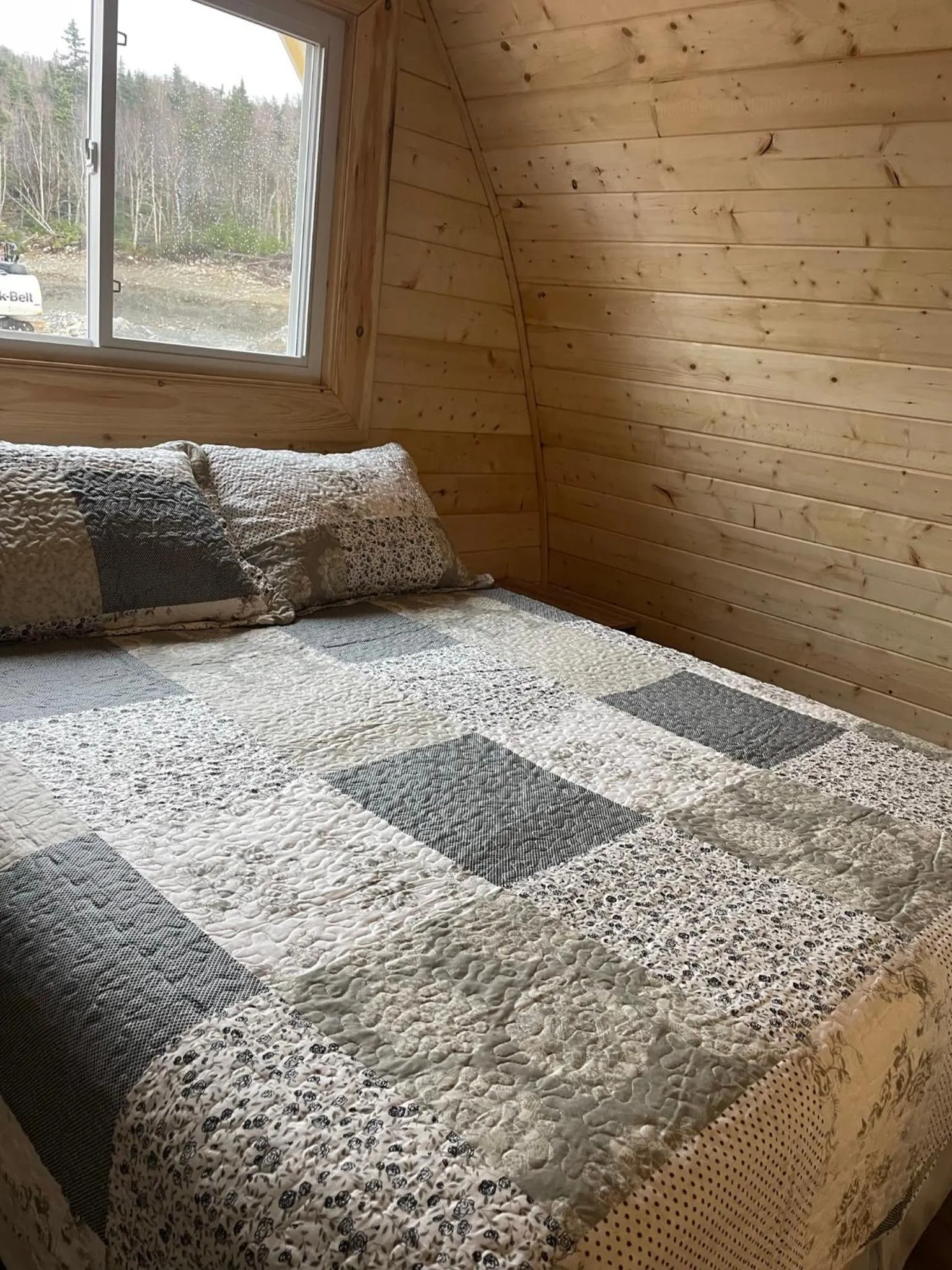 Bed in Hillside Cottages