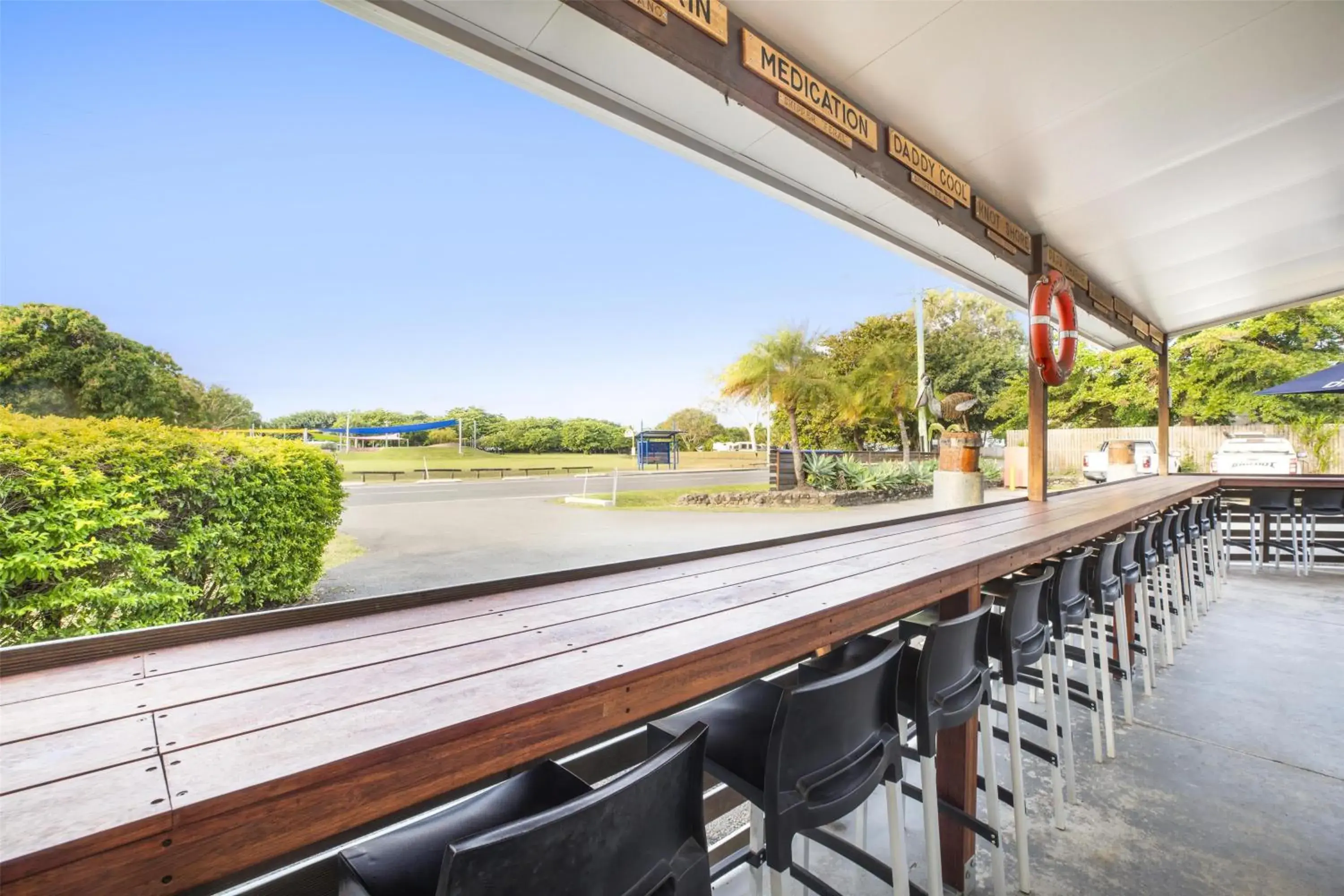 Lounge or bar in Nightcap at Queens Beach Hotel Lounge or bar in Nightcap at Queens Beach Hotel