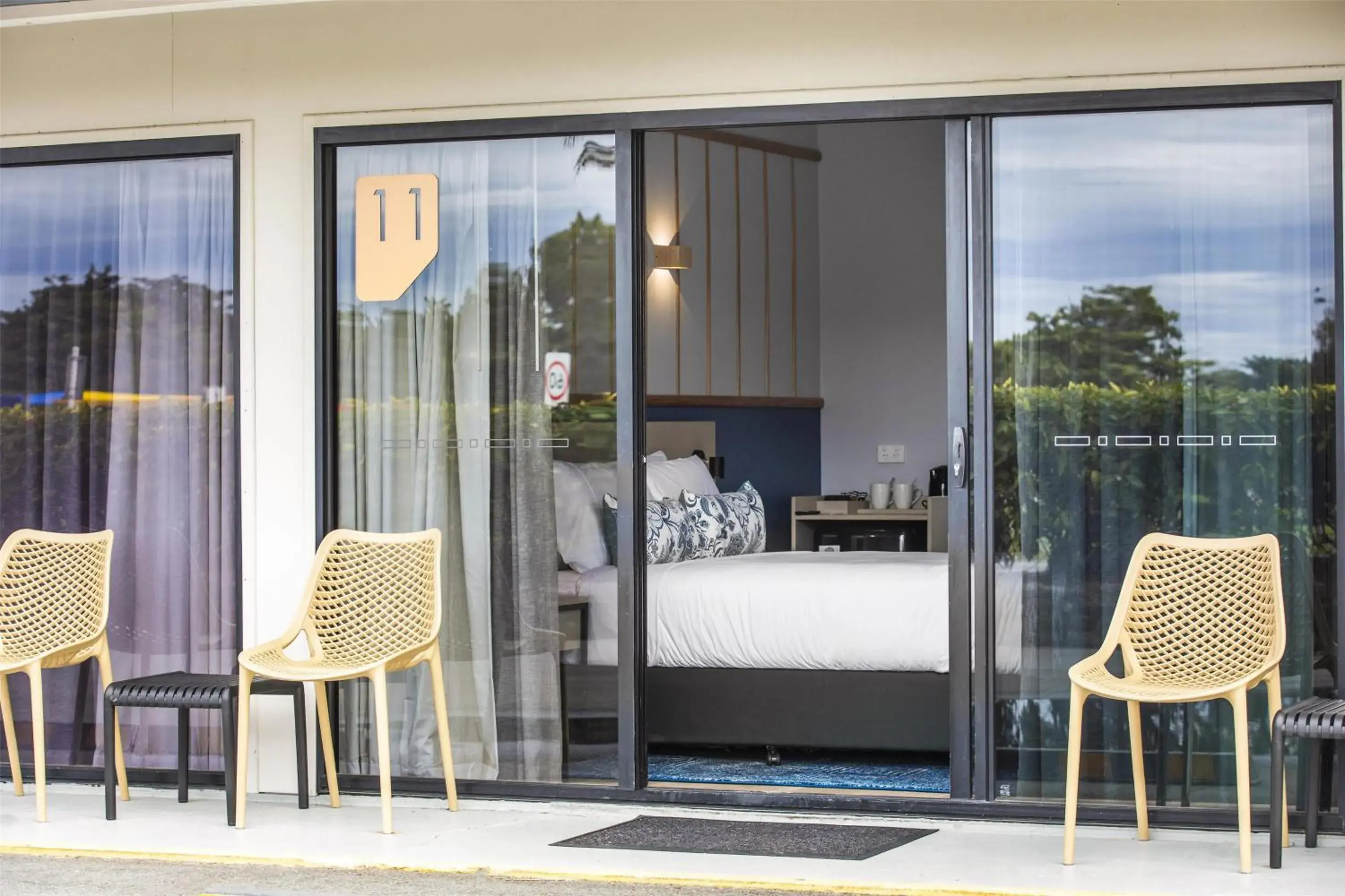 View (from property/room), Bed in Nightcap at Queens Beach Hotel View (from property/room), Bed in Nightcap at Queens Beach Hotel