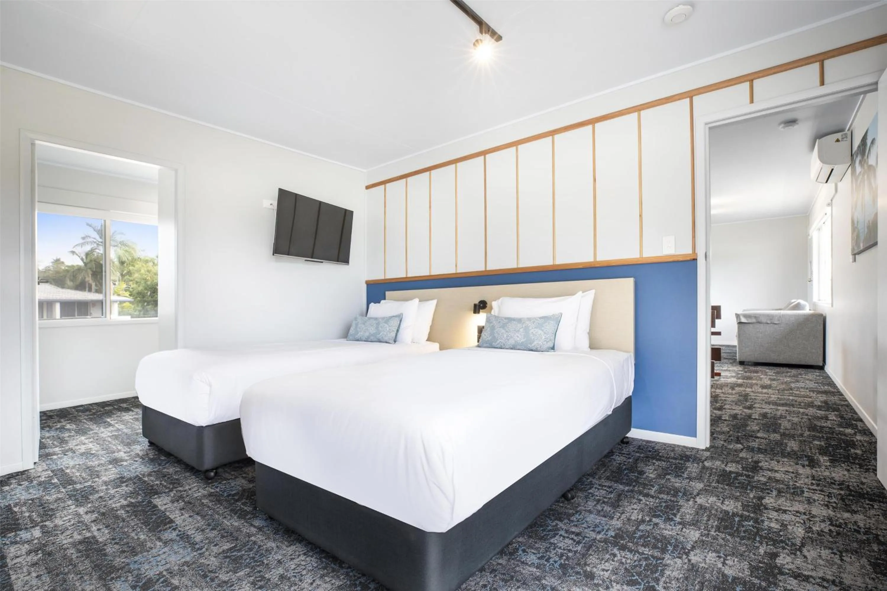 Bedroom, Bed in Nightcap at Queens Beach Hotel