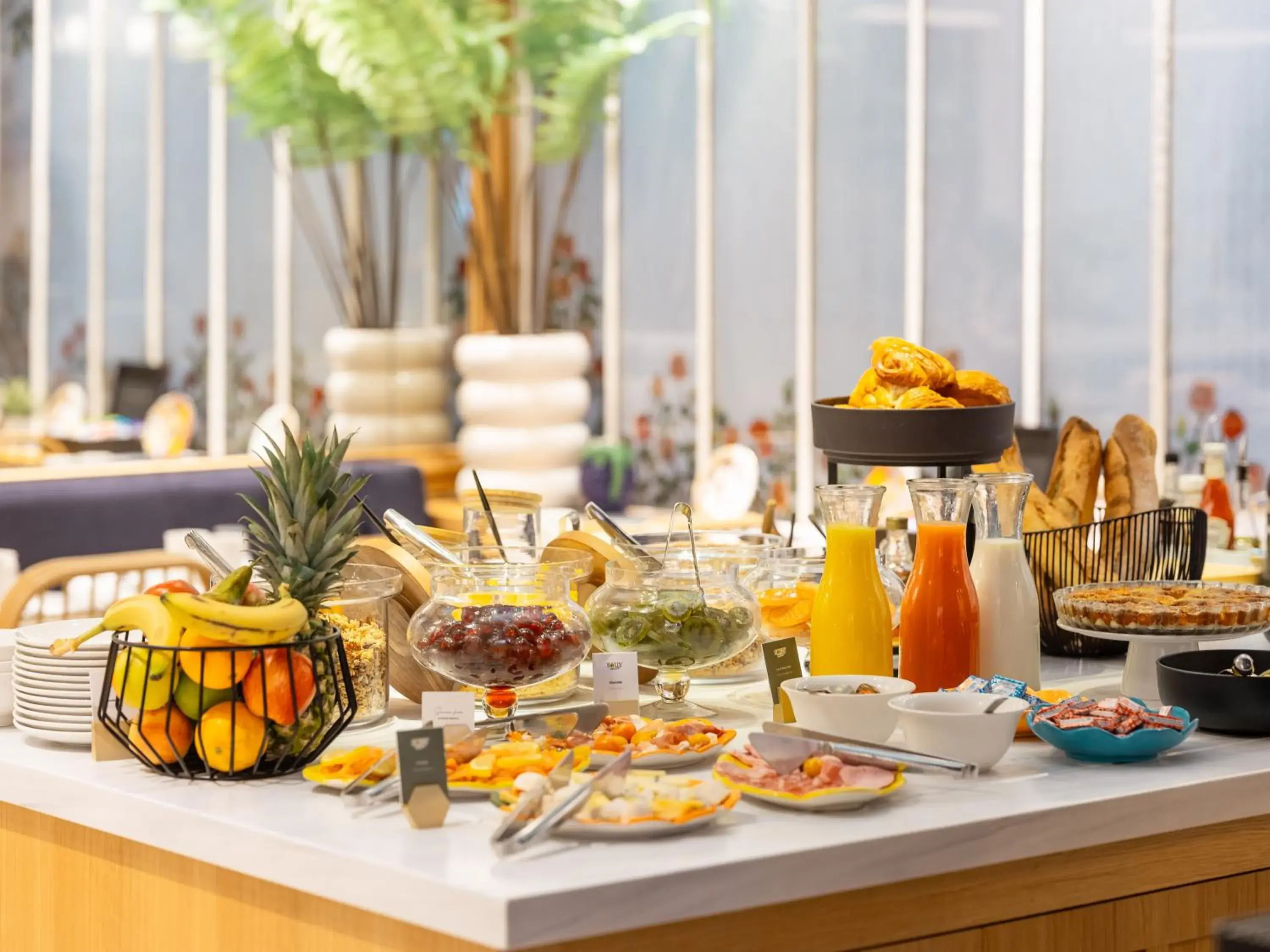 Breakfast in Solly Hôtel Paris Breakfast in Solly Hôtel Paris